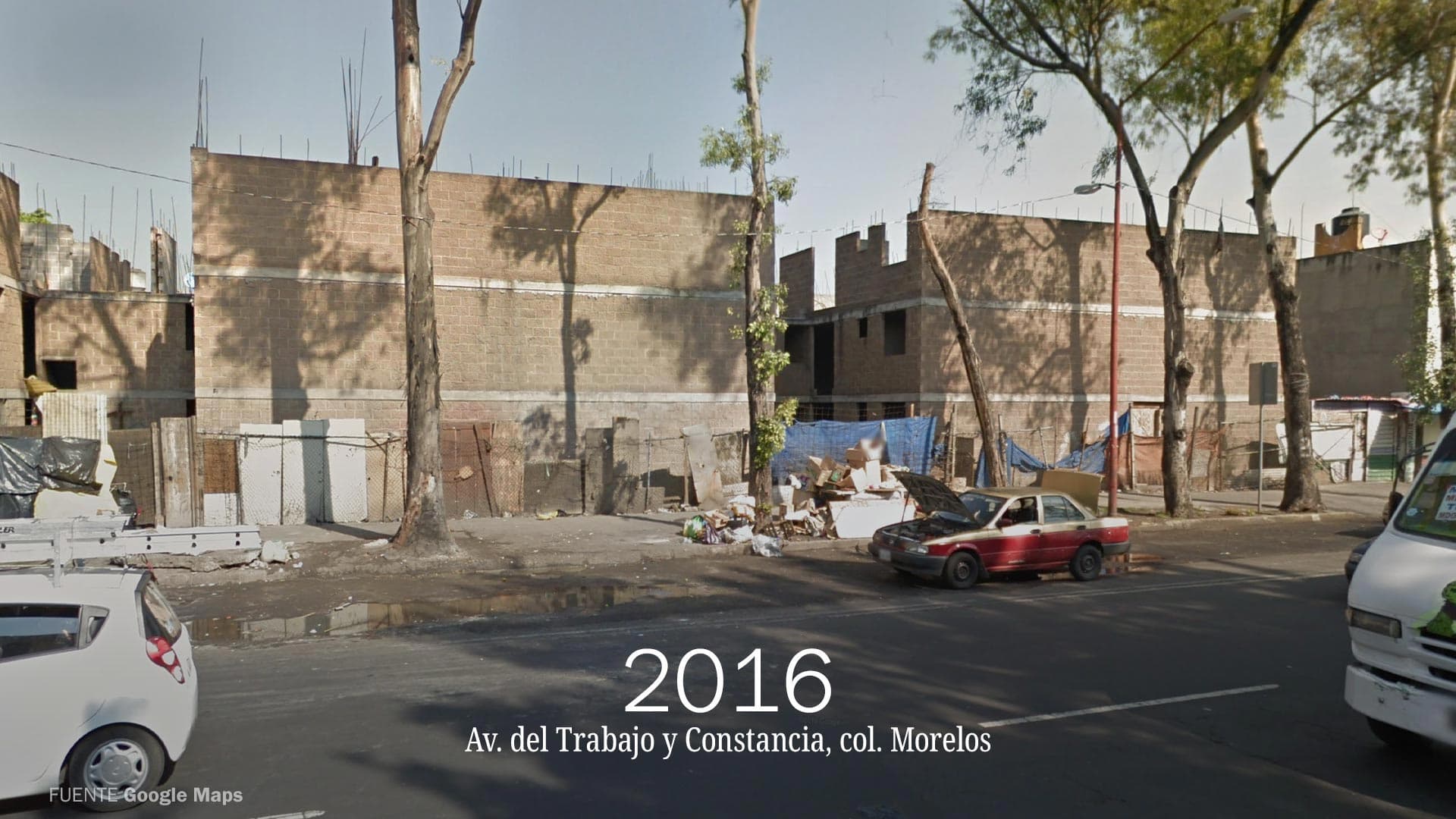Imagen de Google Maps en la que se muestra un basurero clandestino sobre una avenida de la Ciudad de México en el año 2016