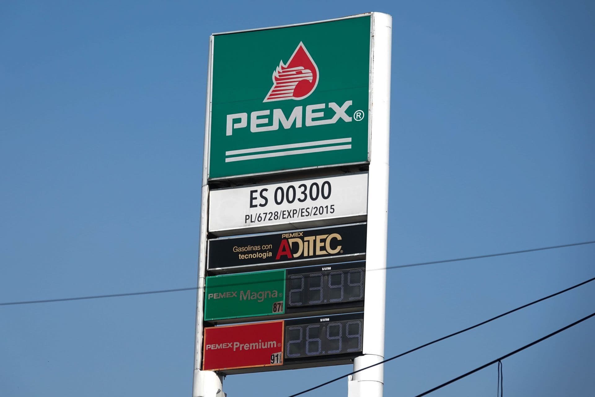 Estación de la marca Pemex. Foto: Cuartoscuro