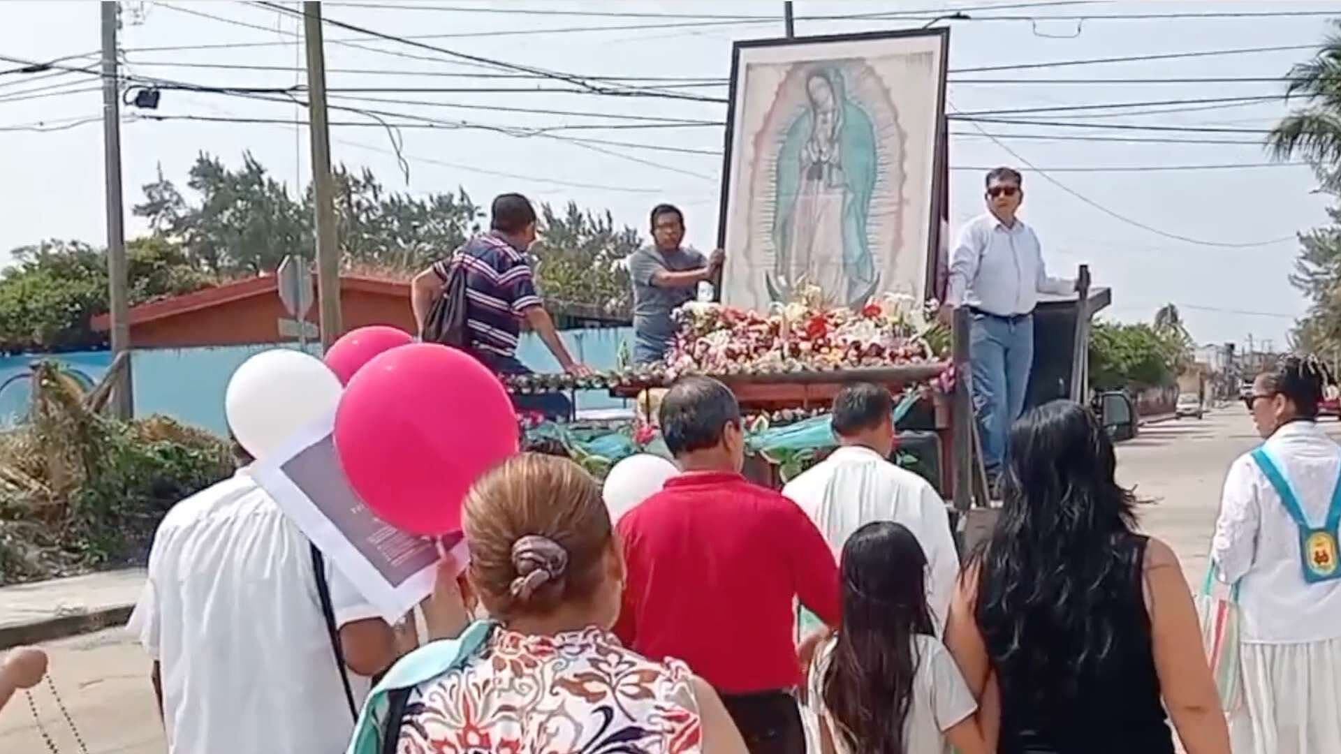 Feligreses Peregrinan con La Tilma Guadalupana en Coatzacoalcos