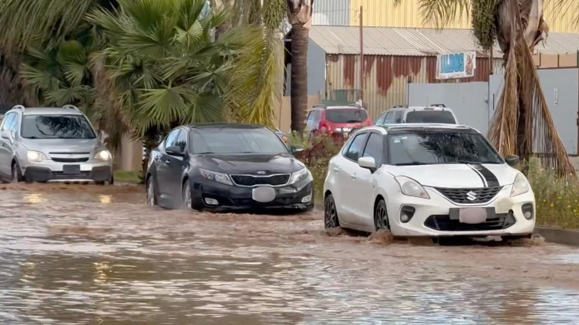 Vecinos Denuncian Inundaciones Constantes en Vialidades de Ensenada; Exigen Solución