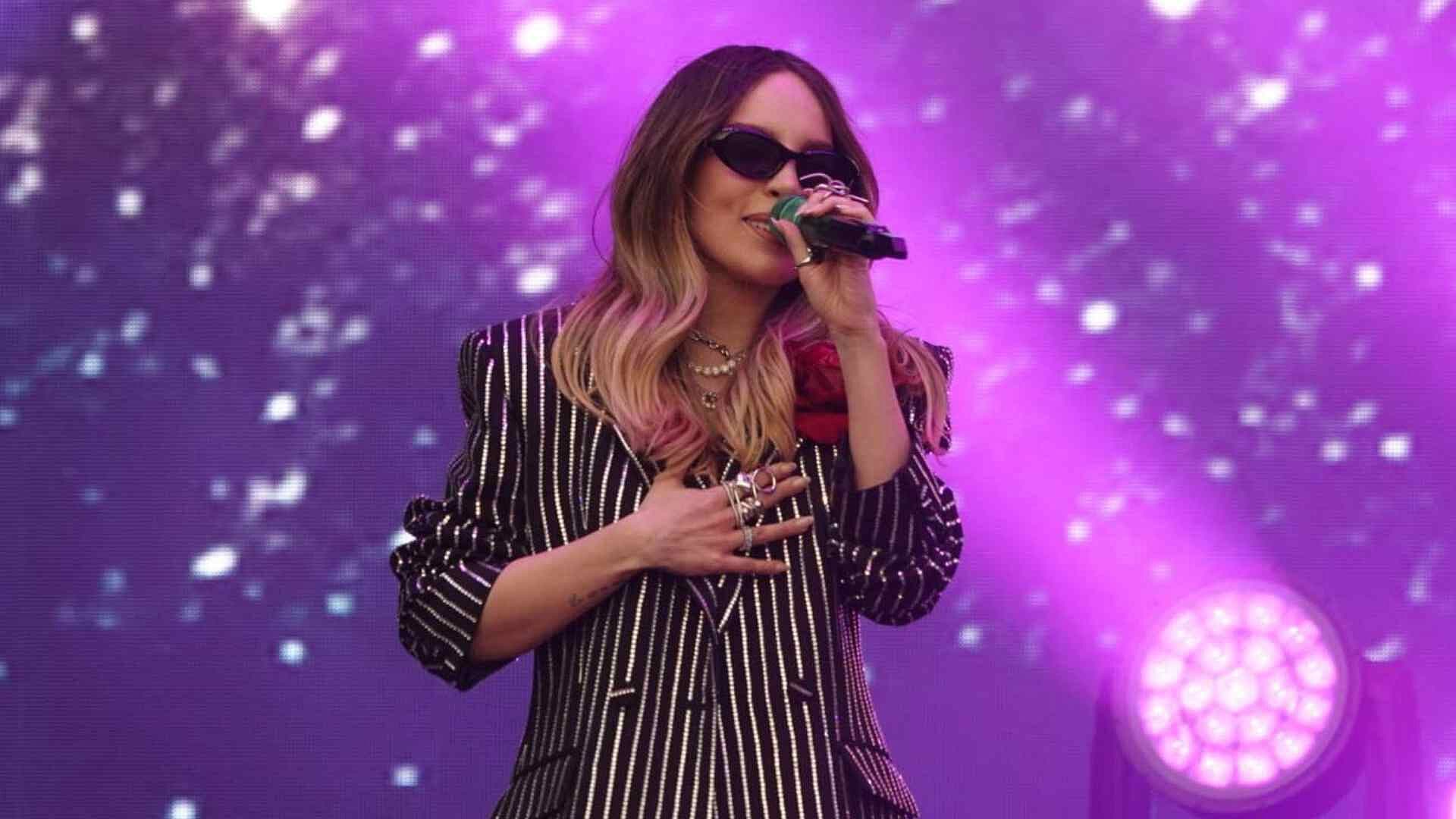 Belinda Hace Aparición en Carnaval de Mazatlán; Así Fue el Momento