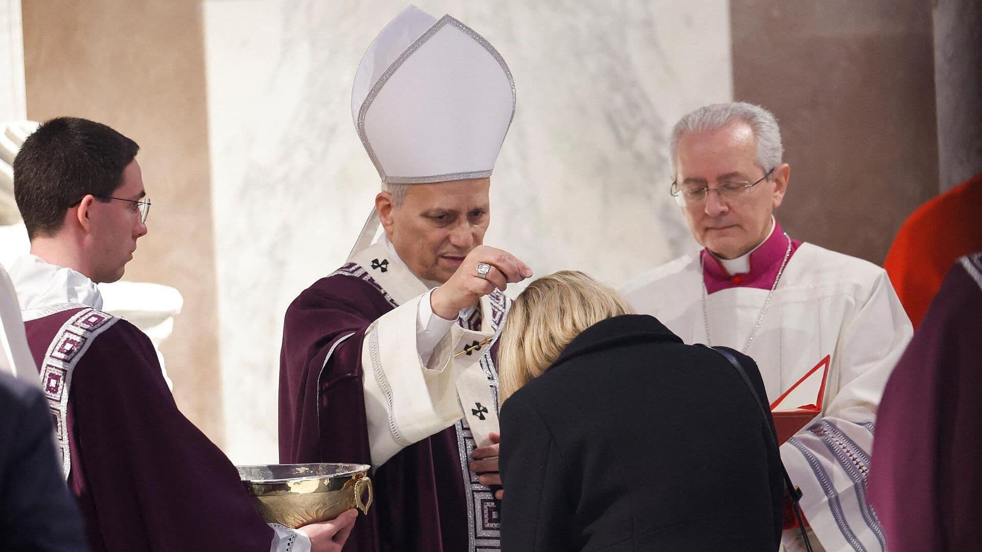 Papa León XIV Encabeza Ceremonia de Miércoles de Ceniza en el Vaticano