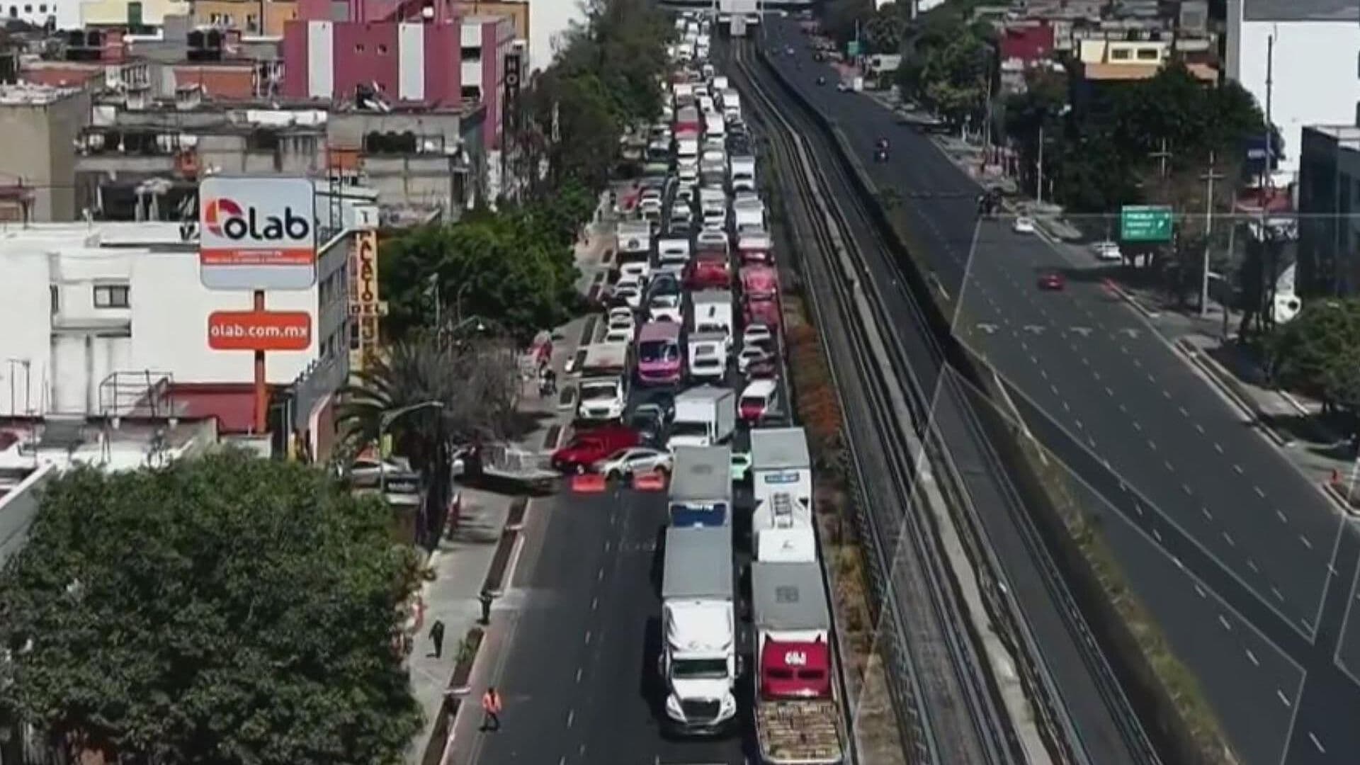 Así se Ve Desde el Aire el Caos Vial por Bloqueo en Calzada de Tlalpan, CDMX