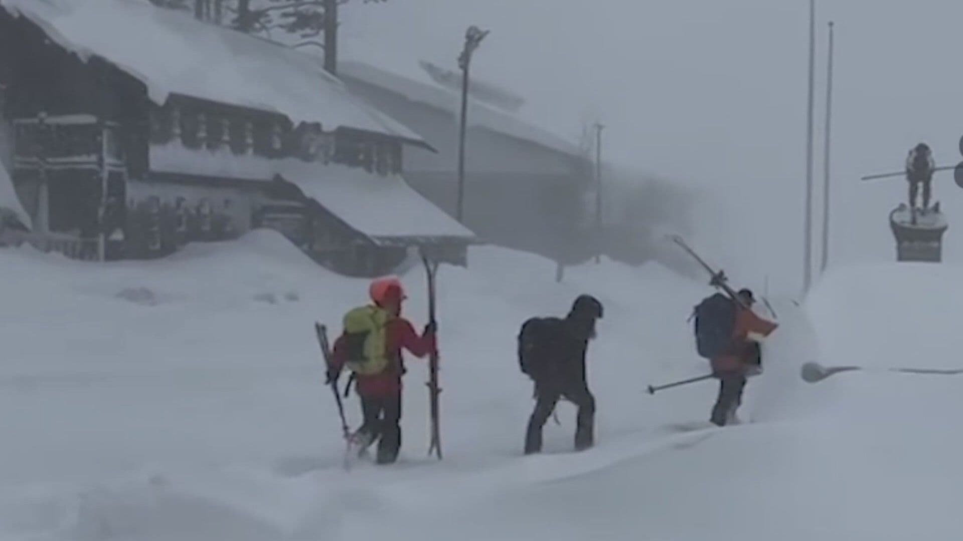 Hallan Sin Vida a 8 de 9 Esquiadores Desaparecidos en California