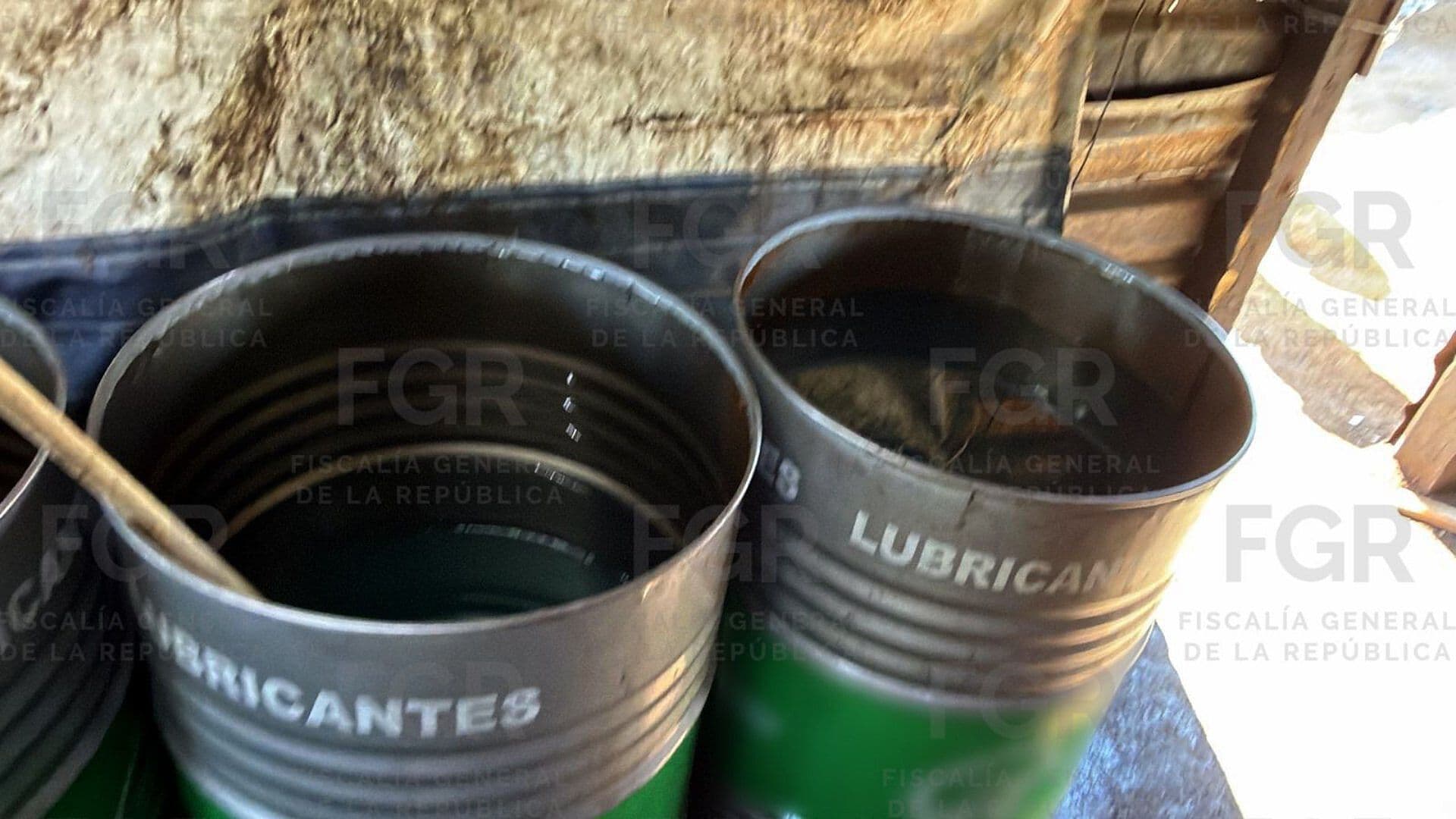 Autoridades Federales Catean y Aseguran 300 Litros de Combustible en García, Nuevo León