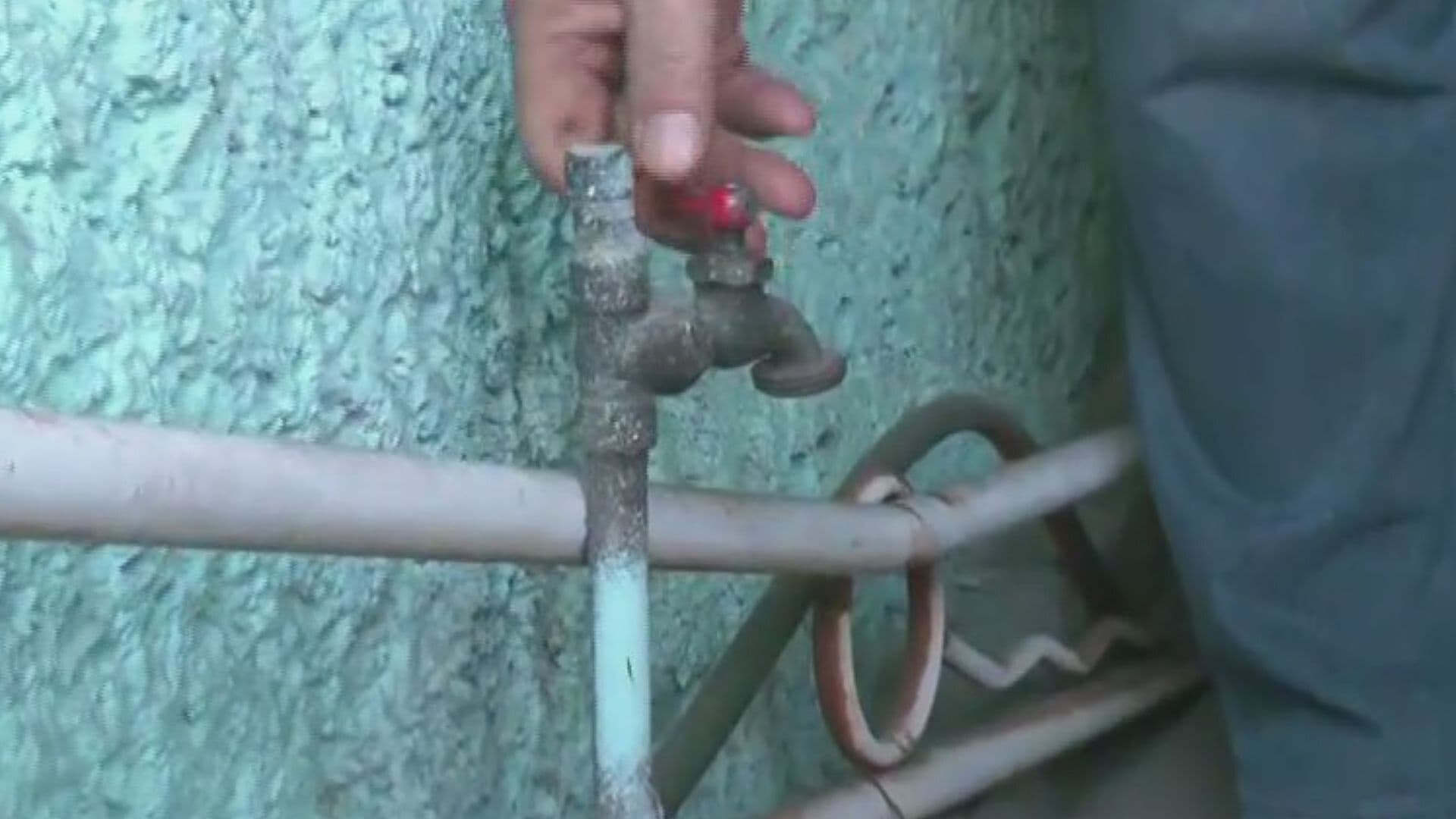 Vecinos de la Colonia San Sebastián Tecoloxtitla Reportan Falta de Agua en Iztapalapa, CDMX