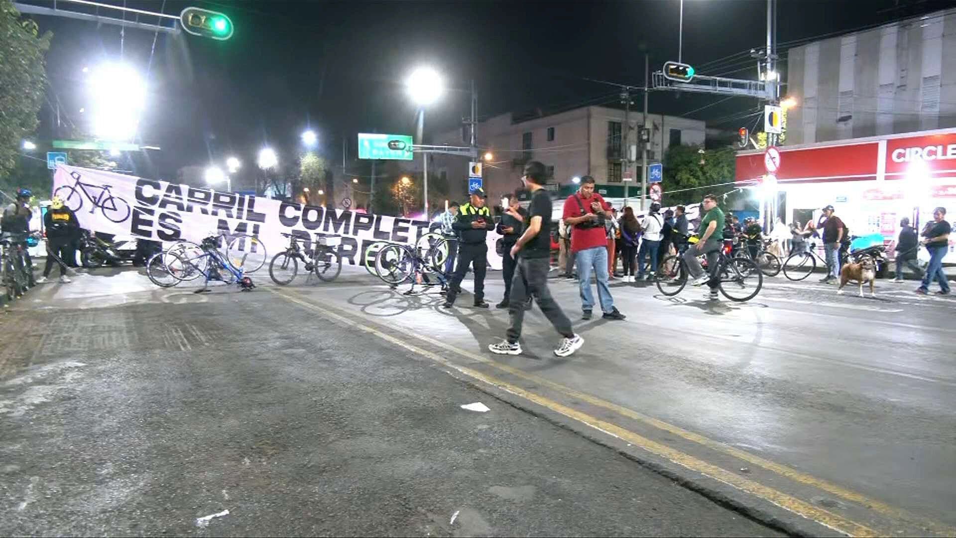 Bloqueo Hoy en Eje Central: Ciclistas Piden Justicia por Atropellamiento de Padre e Hijo en CDMX