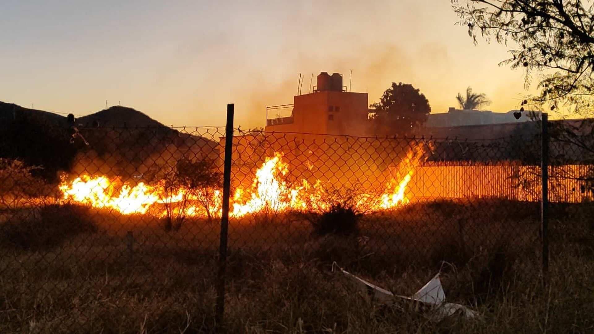 Se Registra Fuerte Incendio en San Sebastián Tutla, Oaxaca