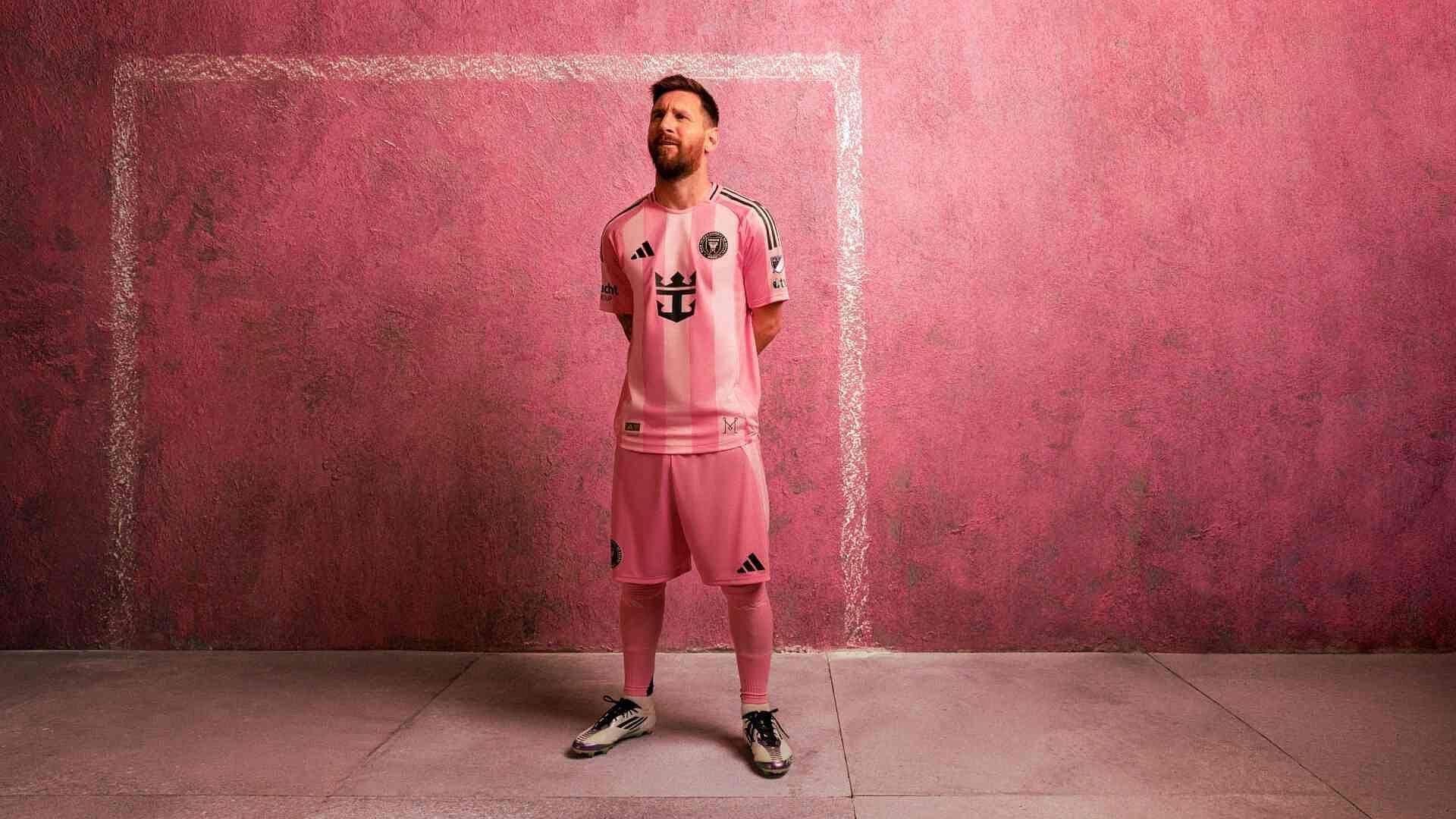 Messi Presenta Nuevo Jersey del Inter Miami y Surgen Comparaciones