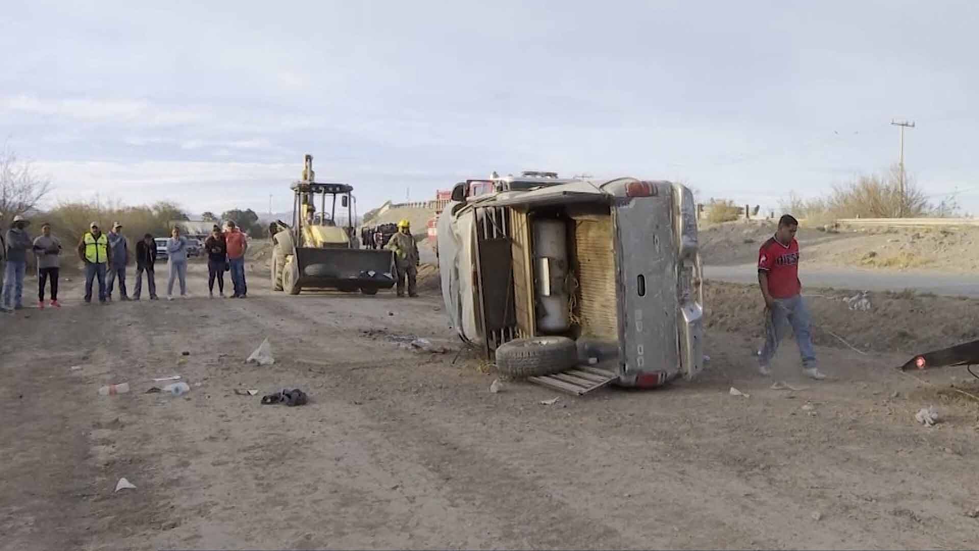 Trasladan al Hospital a Adulto Mayor Después de Volcar con su Nieta en La Laguna