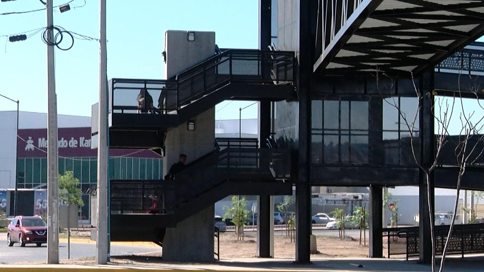 Aperturan Puente Peatonal Junto a Macroplaza en Tijuana; Así Luce