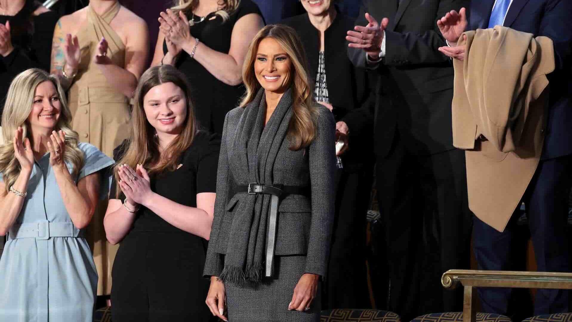 VIDEO: Así Reciben a Melania Trump y Gabinete Presidencial en el Capitolio