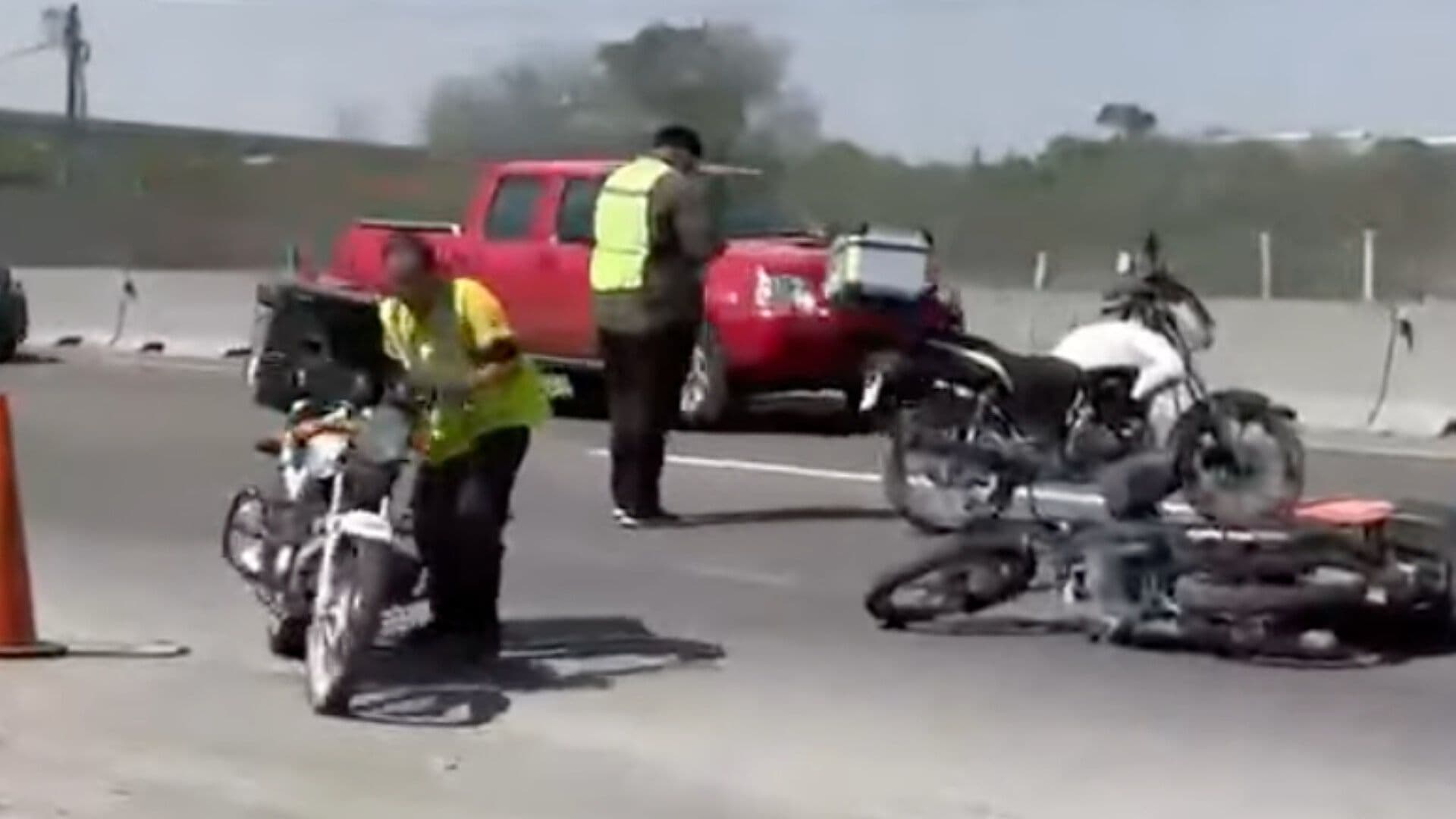 Muere Motociclista Arrollado por Camioneta en Libramiento Noroeste en Escobedo, Nuevo León
