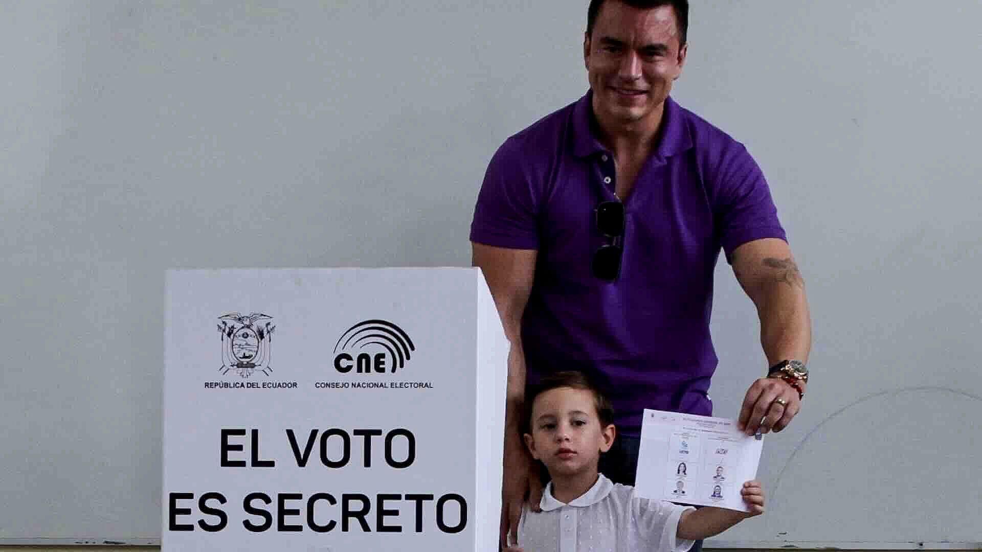 Daniel Noboa Lidera el Conteo en la Segunda Vuelta Electoral en Ecuador
