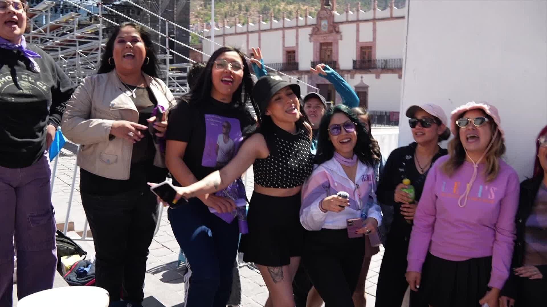 Zacatecanos Hicieron Fila Desde la Madrugada Para Ver a José Madero en Plaza de Armas