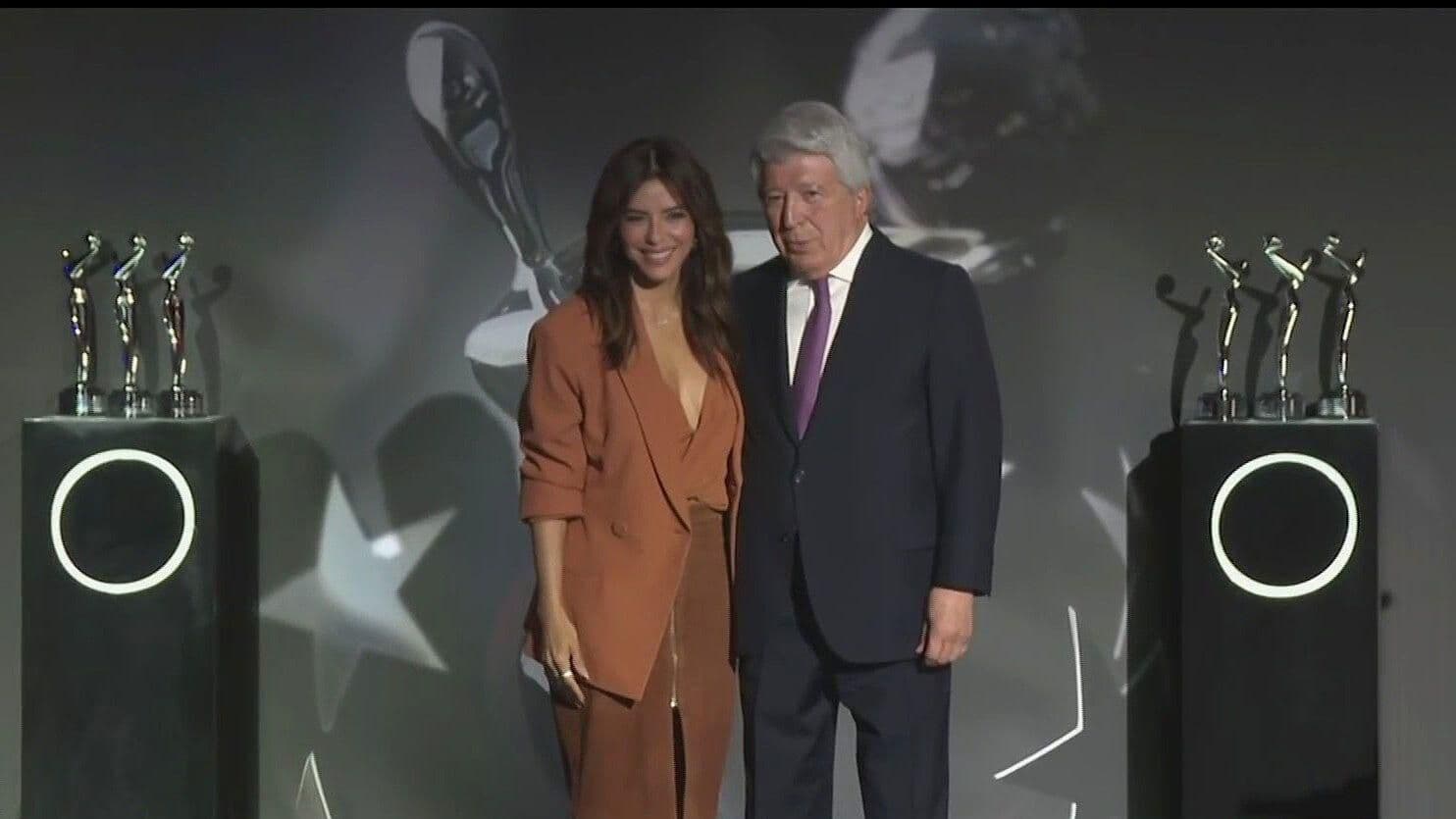 Eva Longoria Triunfa en los Premios Platino