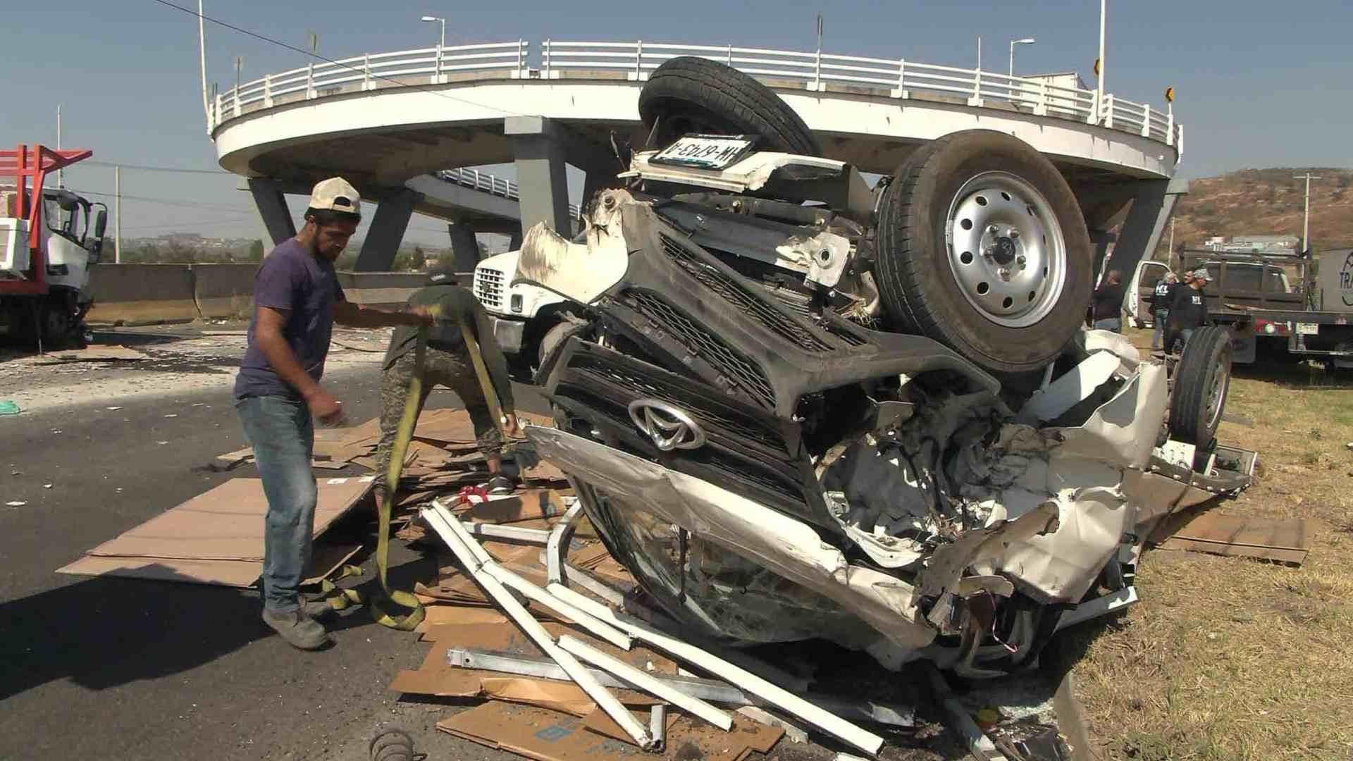 Choque Múltiple en el Nuevo Periférico en Tonalá Genera Tráfico
