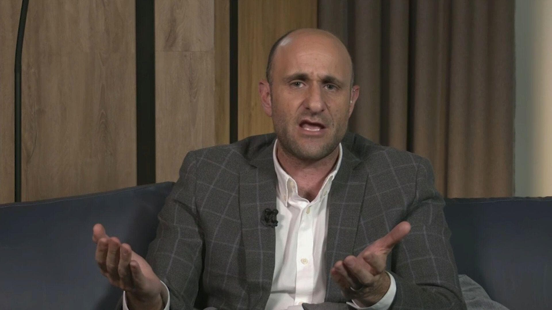 Alberto Lati Expresa que Santiago Giménez Tiene Mucha Serenidad y Cordura