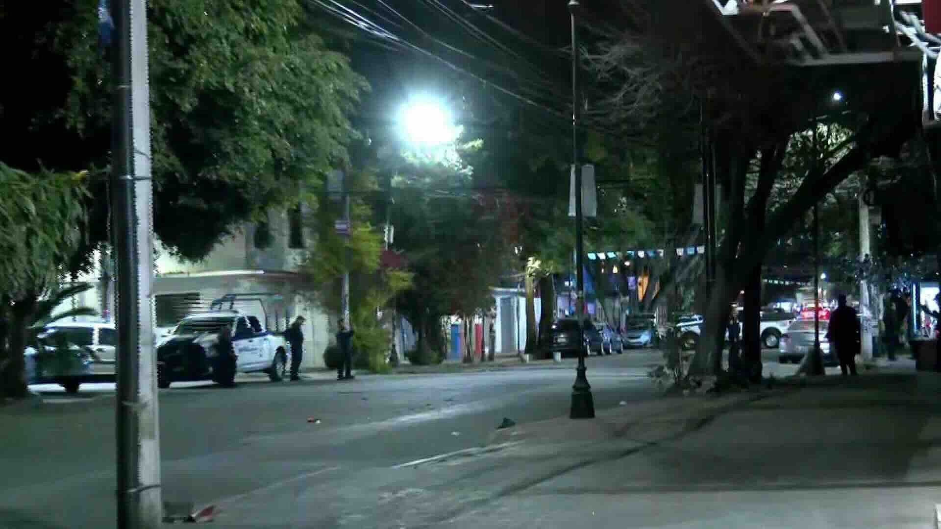 Abandonan Vehículo con Cuerpo en Calle Zapotla en Iztacalco, CDMX