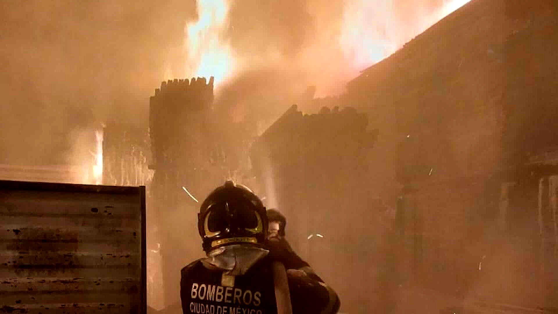 Carga Vehicular en la México-Cuernavaca por Incendio en San Andrés Totoltepec