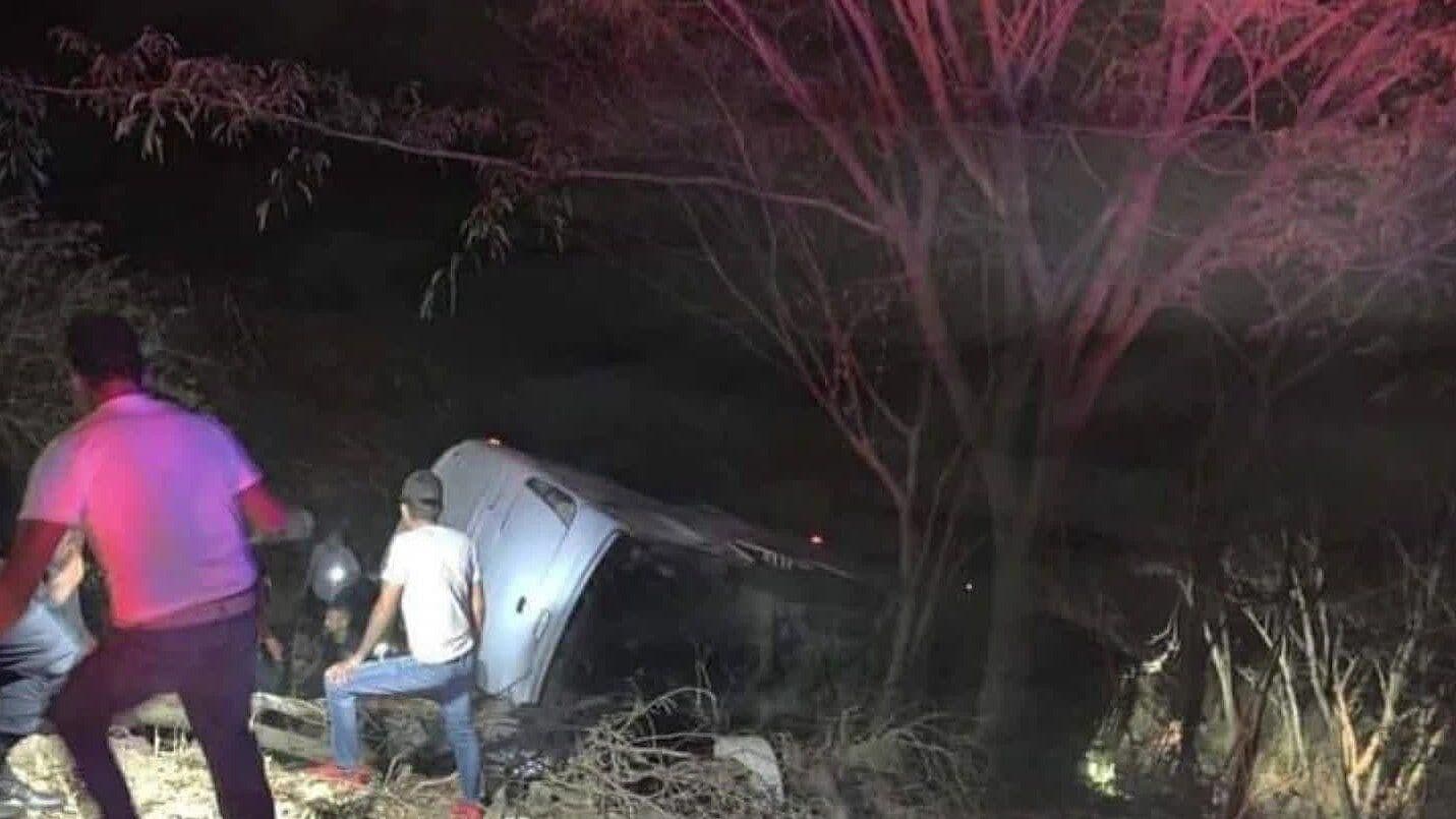 Identifican al Chofer del Autobús que Desbarrancó en Compostela