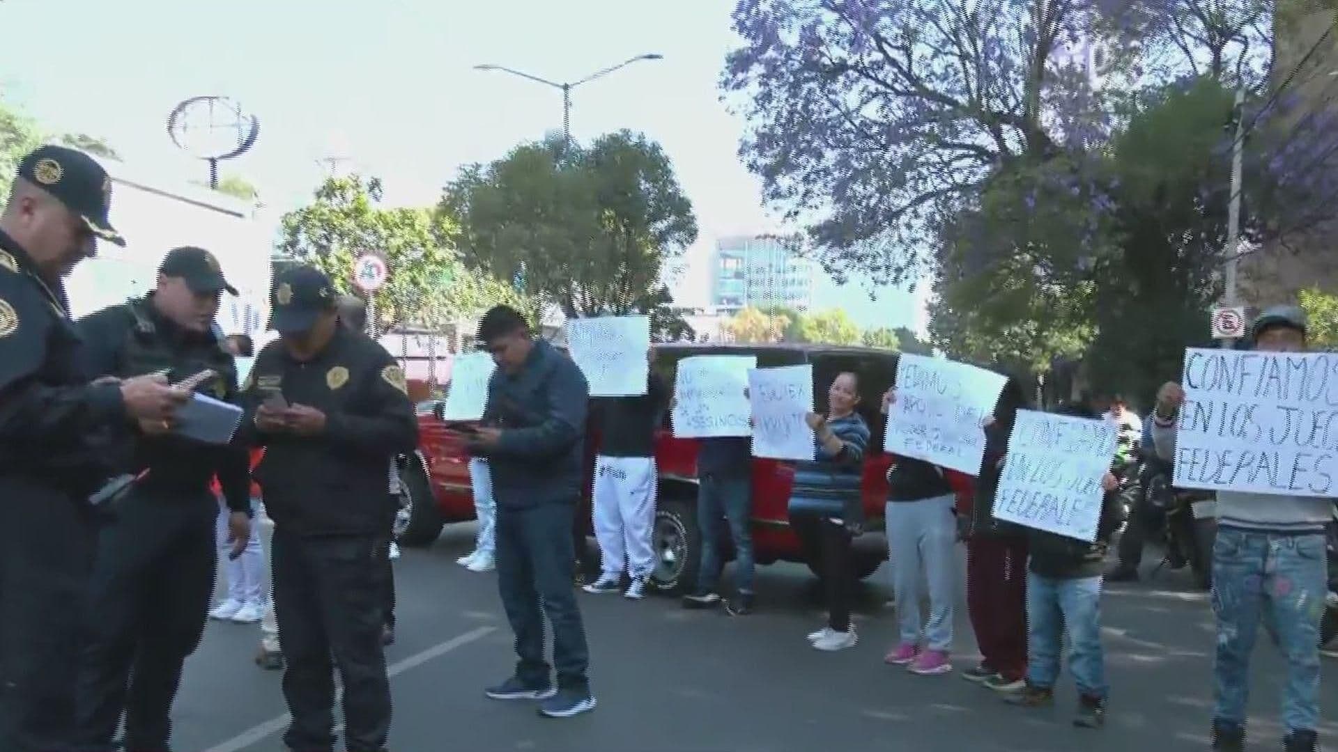 Habitantes de Santiago Tianguistenco Bloquean Av. Revolución, CDMX