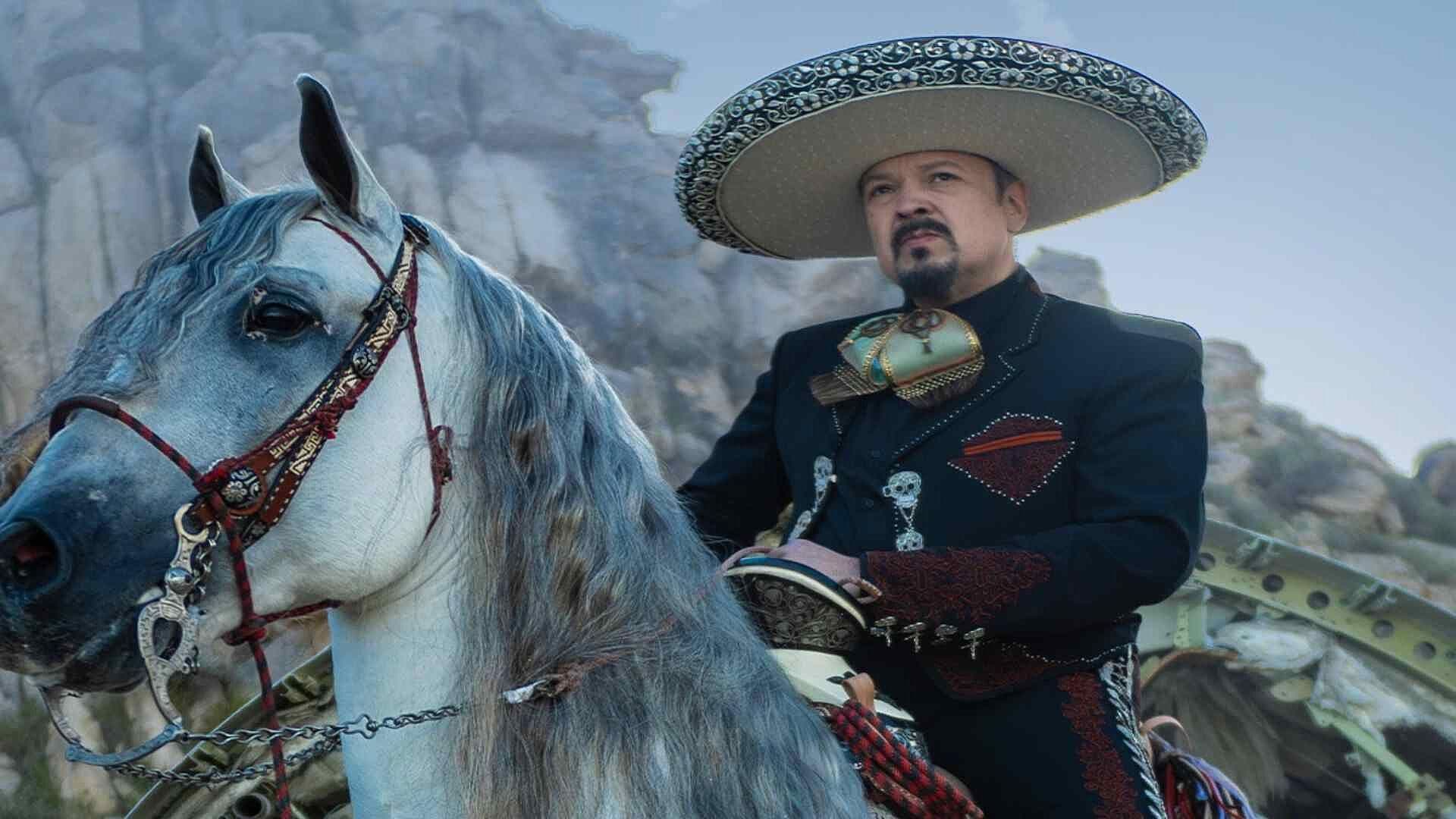 Pepe Aguilar Enciende Empire State con Colores de Bandera de México