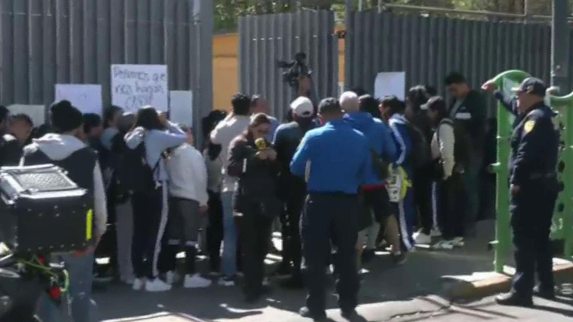 CDMX: Padres de Familia Bloquean Calzada de las Águilas por Casos de Bullying