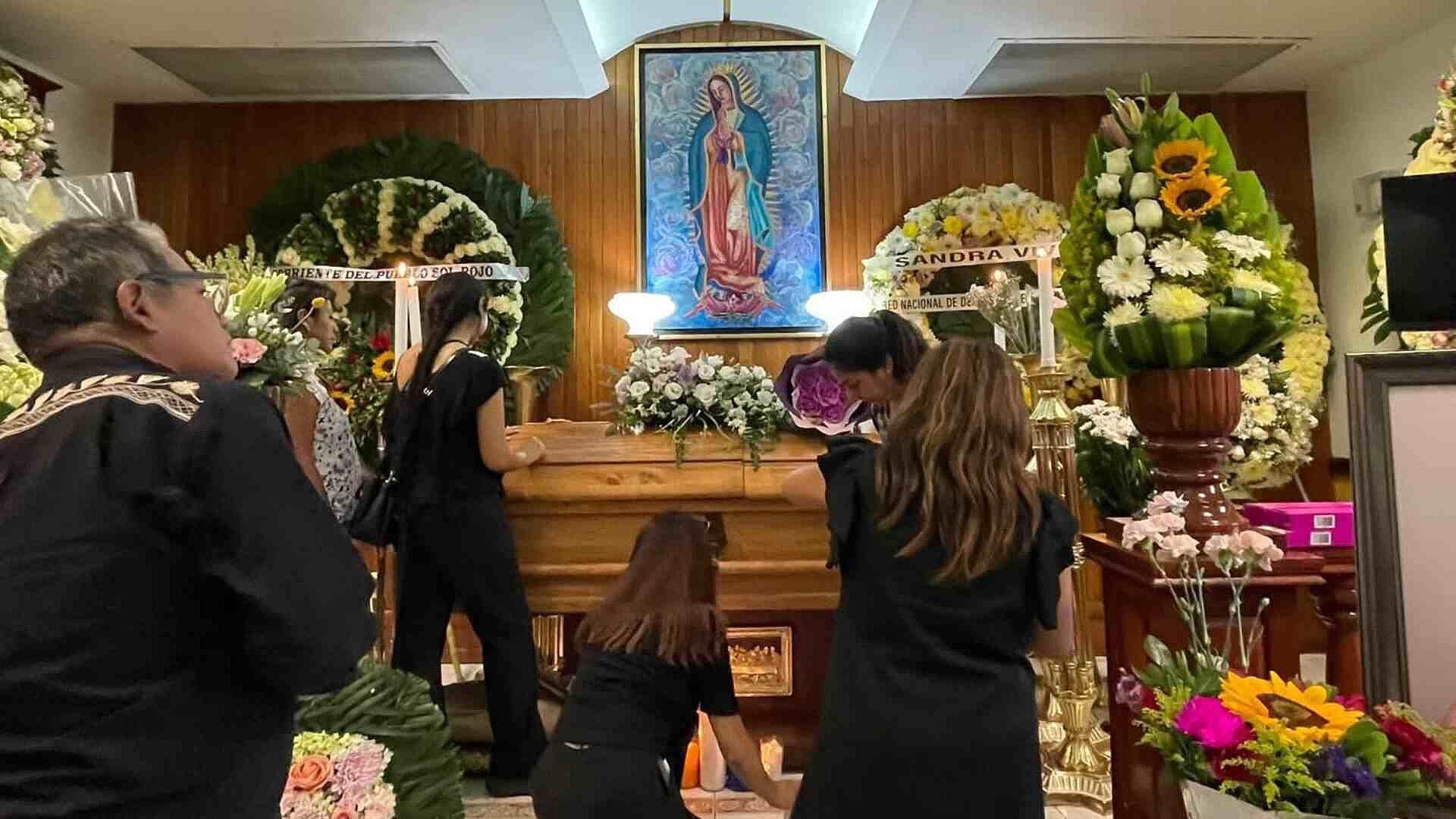 Activista Mixe Sandra Domínguez: Dan Último Adiós a la Abogada y a su Esposo en Oaxaca