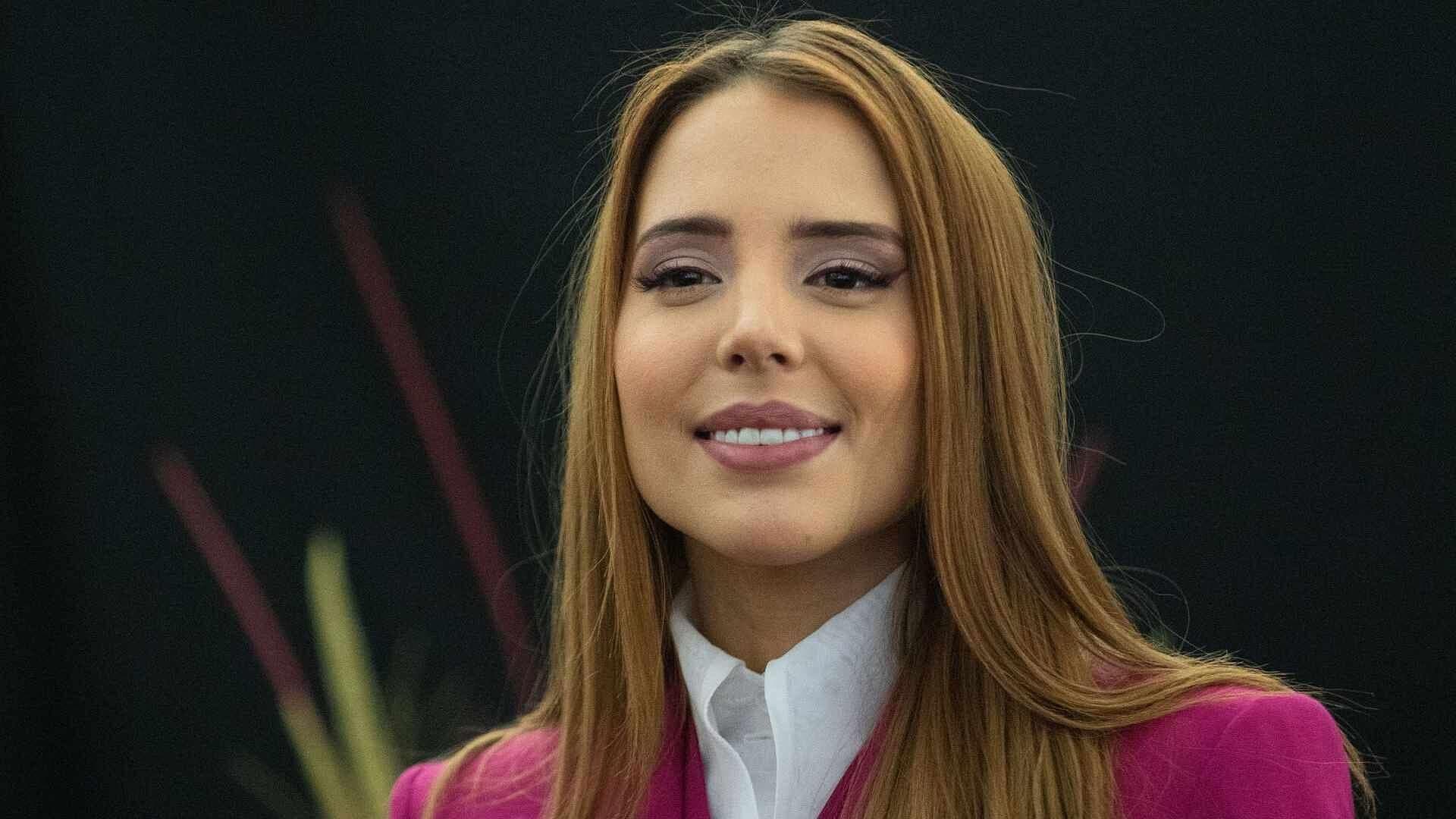 Majo Aguilar Agradece Apoyo Luego de Cantar Himno Nacional en Pelea del ‘Canelo’