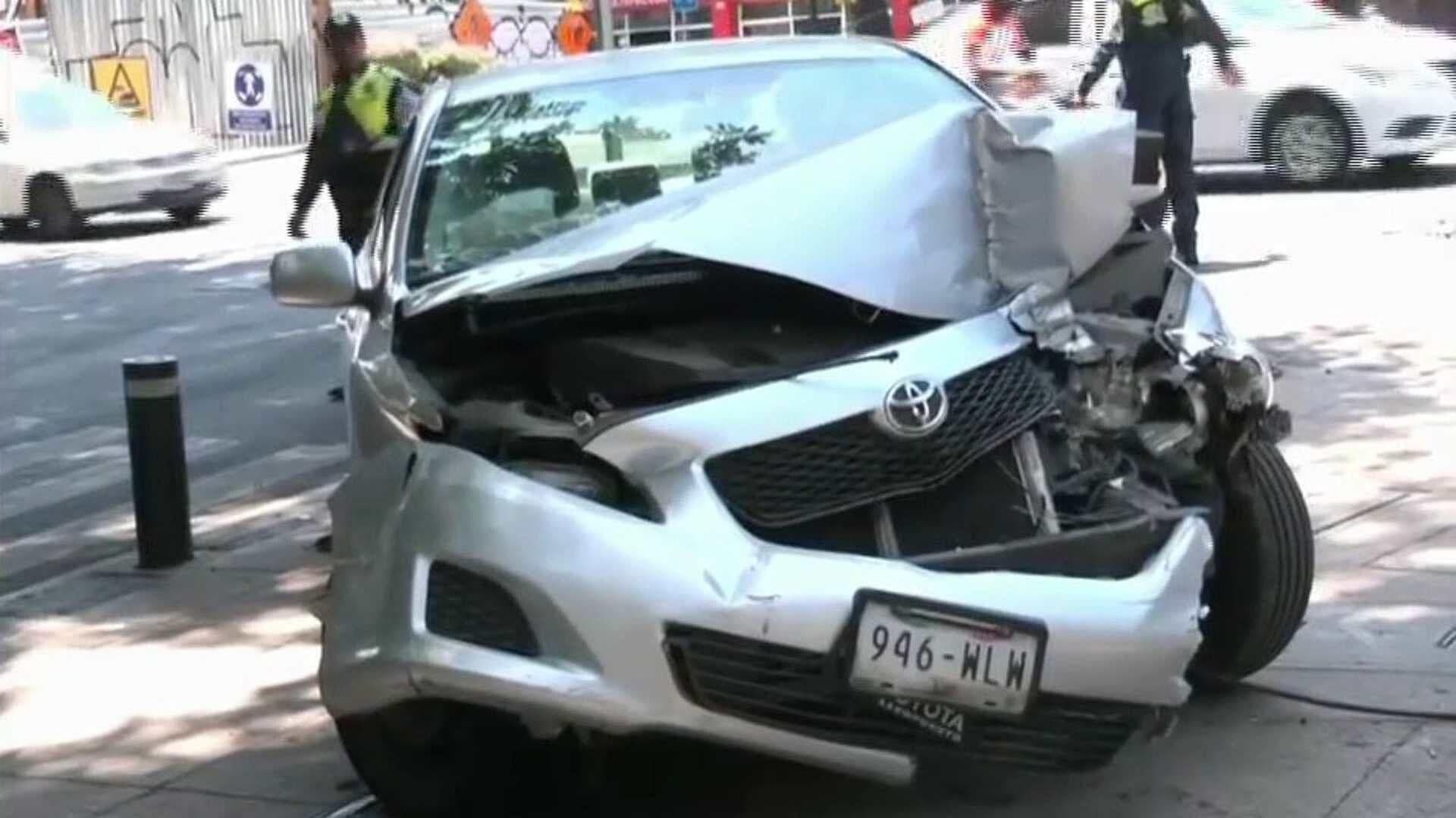 Chocan y Abandonan Vehículo en calle Nápoles y Avenida Chapultepec, CDMX