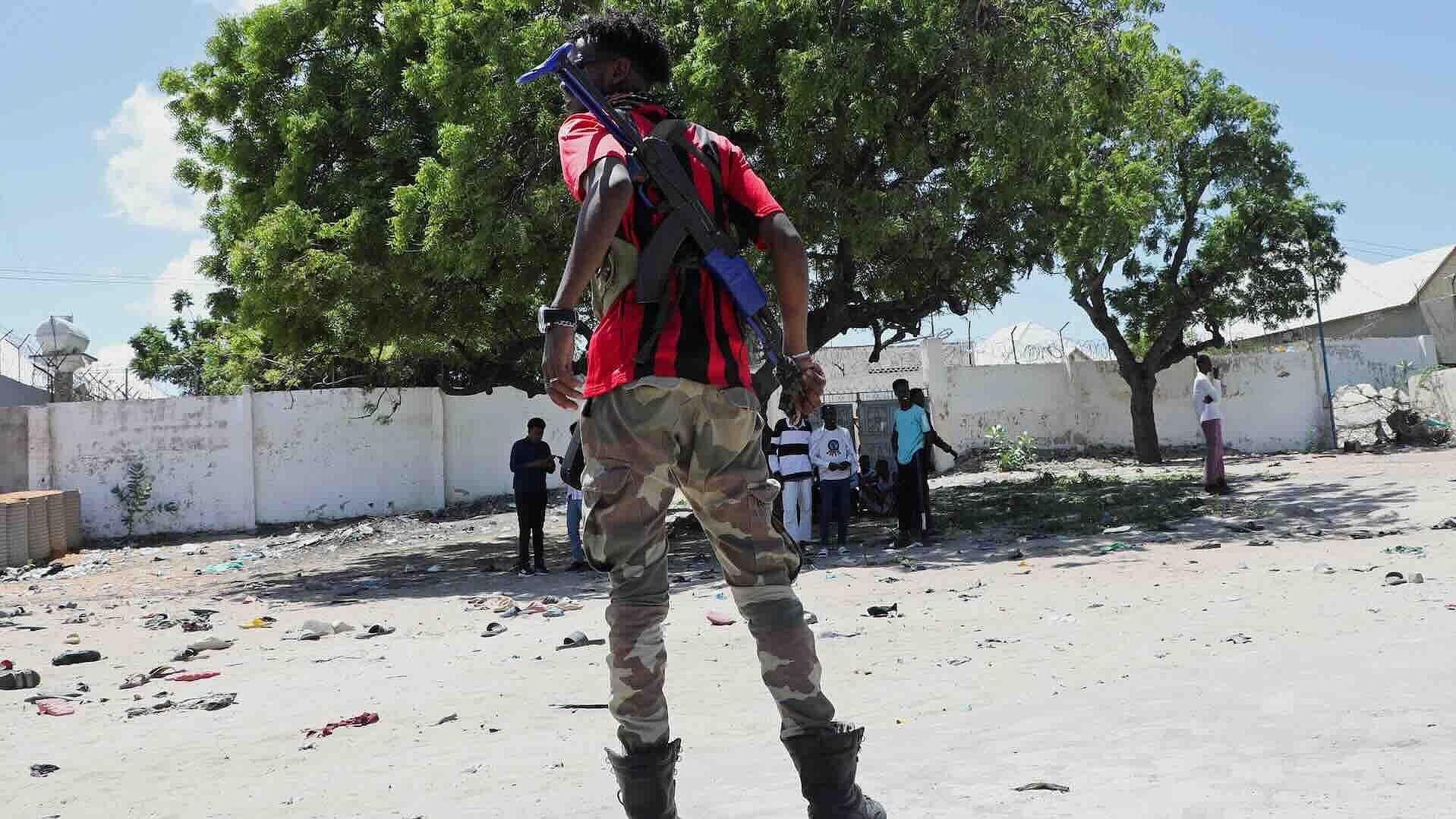 Atentado Suicida Dejó 20 Muertos en Centro Militar de Reclutamiento en Mogadiscio, Somalia