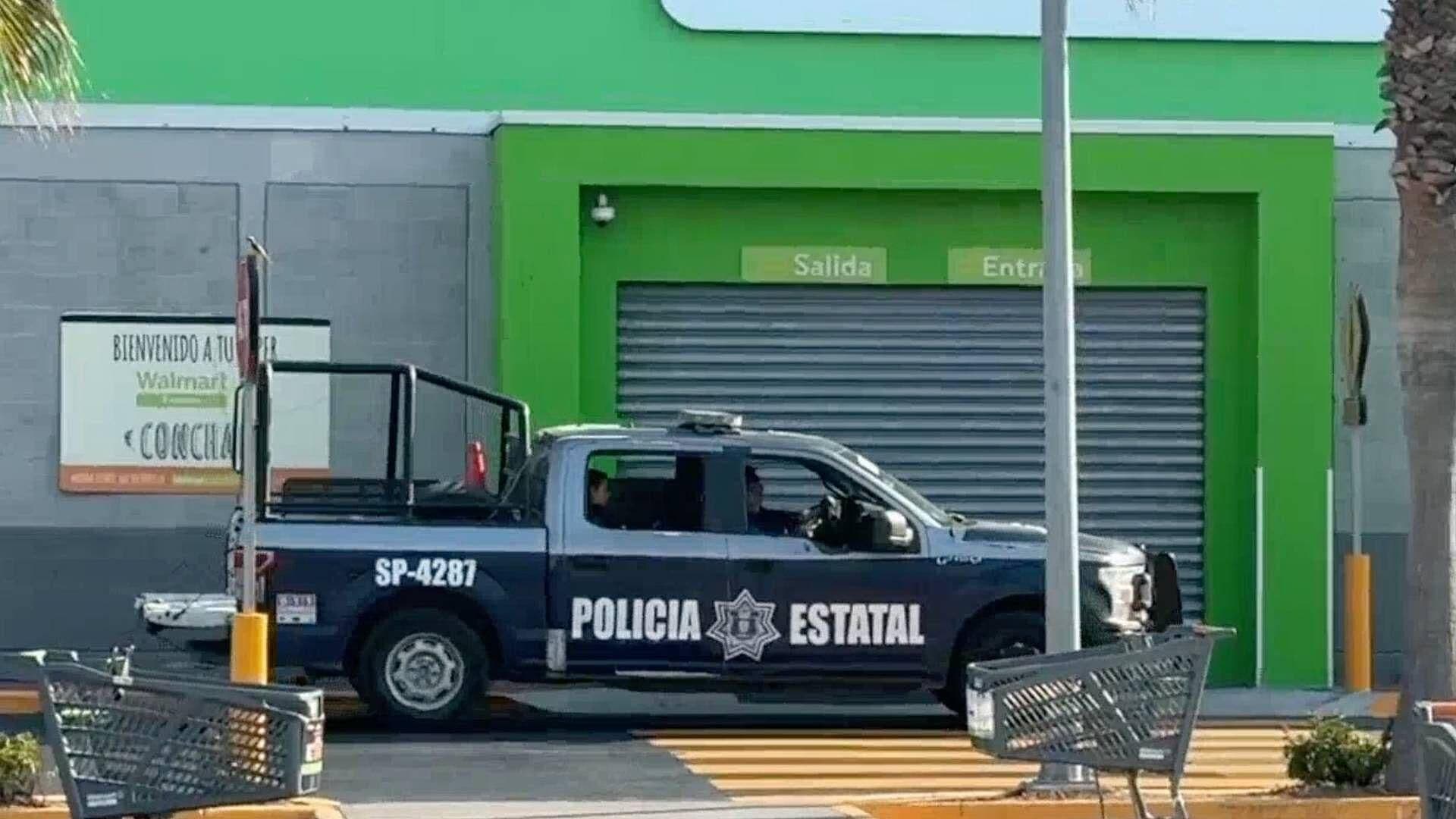 Hombre Amenaza a Clientes y Empleados en Tienda de Conveniencia en Riviera Veracruzana