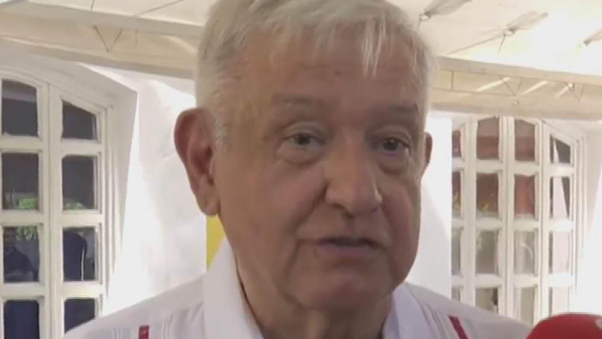 "Me Da Mucho Gusto Vivir en un País Libre y Democrático": AMLO Emite su Voto en Palenque