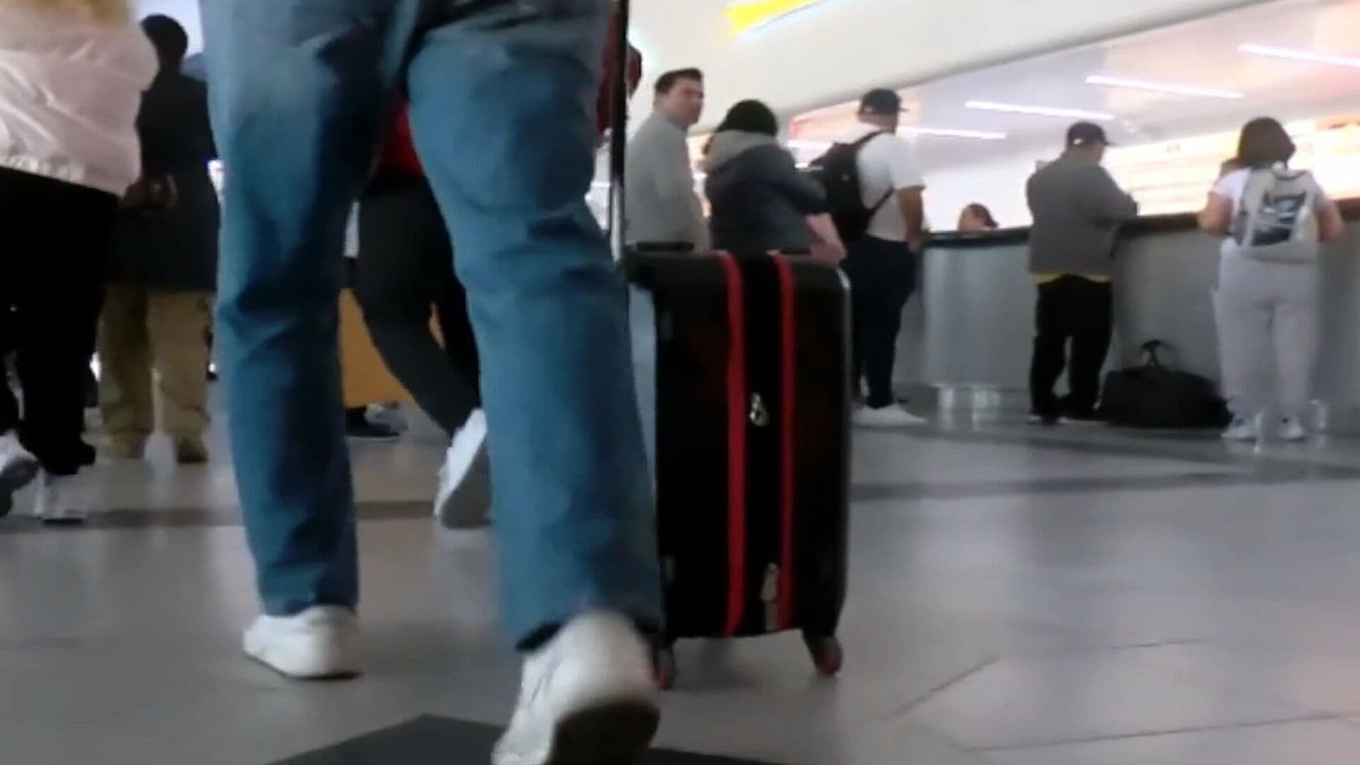 Decenas de Pasajeros se Vieron Afectados al Cancelar Viajes a Guadalajara
