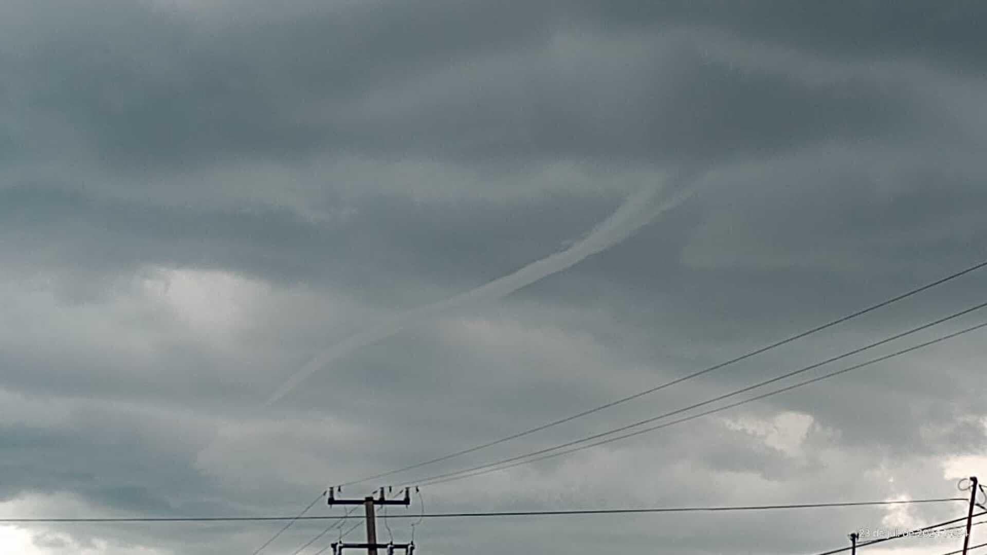 VIDEO: Se Forma Tormenta 'Cola de Agua' en el Valle de Toluca, Estado de México