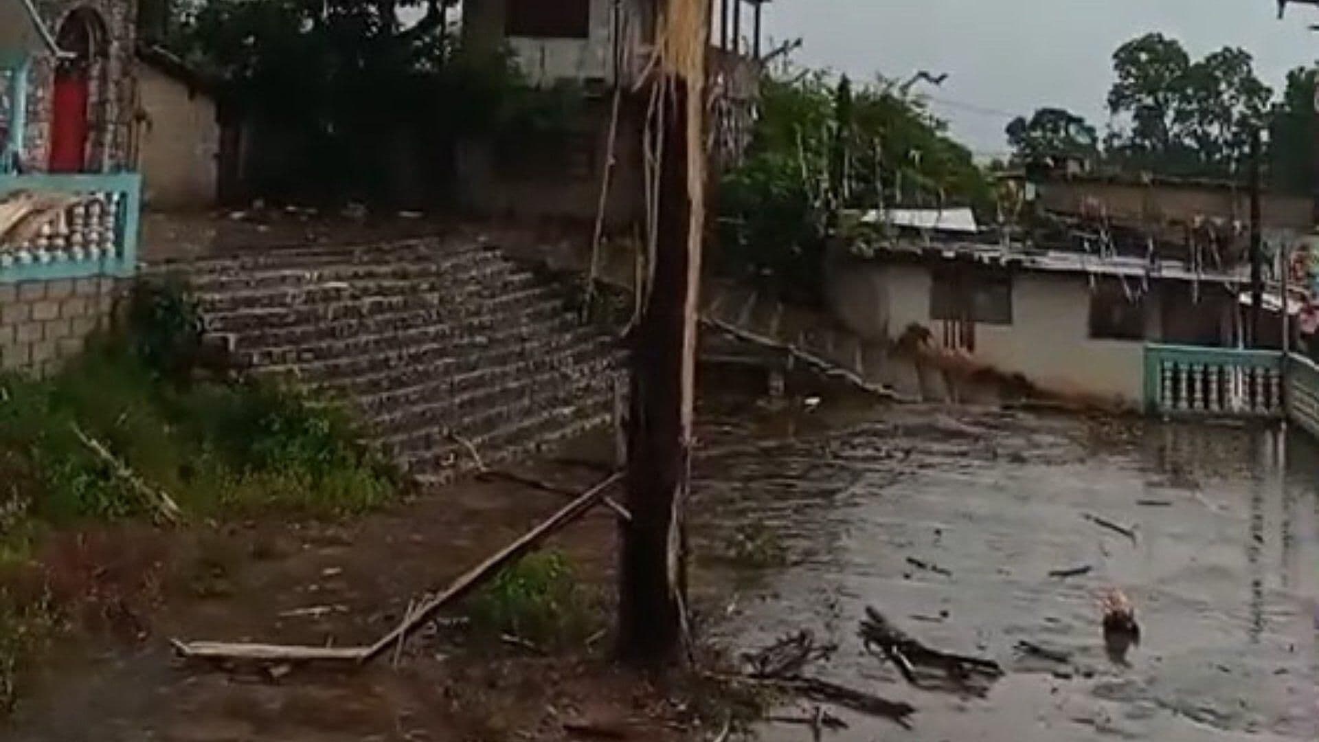 Un Rayo Partió el Palo de Danzantes Voladores de Cuetzalan, Puebla