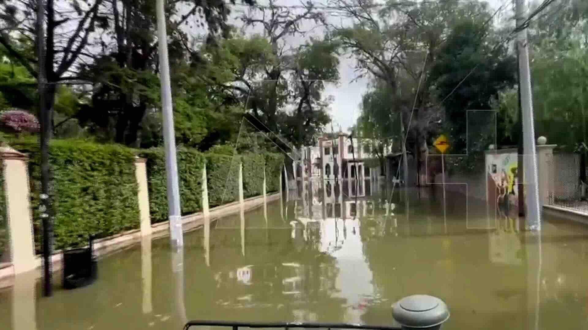 Así las Inundaciones en Tequisquiapan Tras Desbordamiento de la Presa Centenario