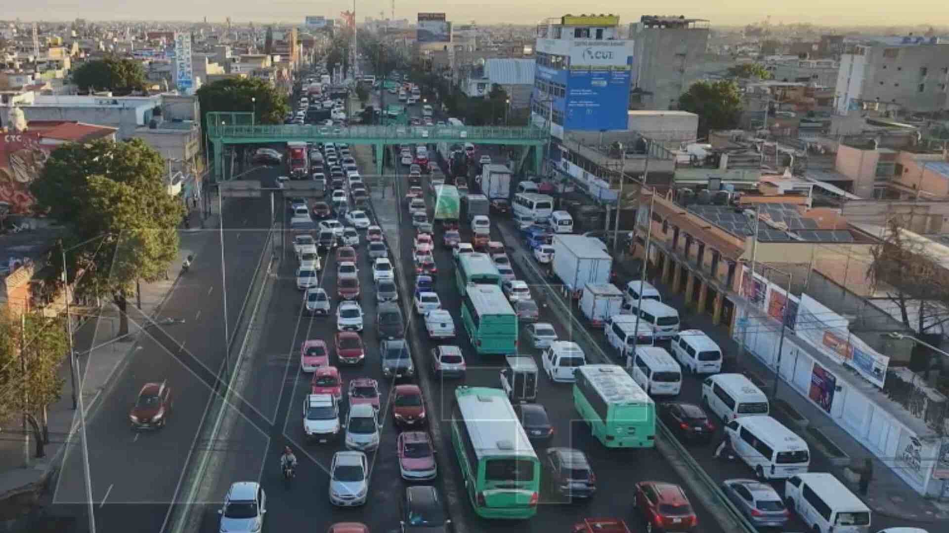 Accidente en Iztapalapa: Así se Ve el Caos Vial en Puente de Zaragoza
