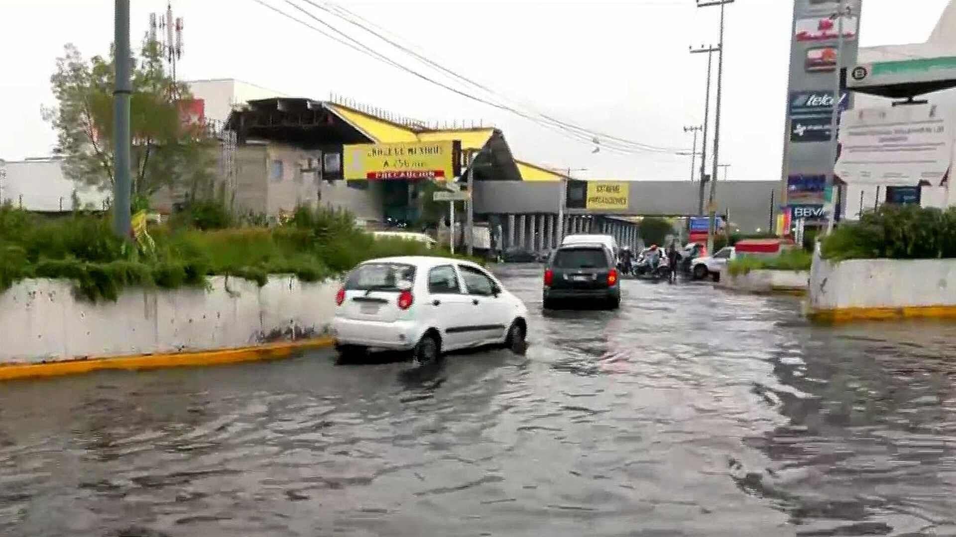 Continúa la Inundación en Ciudad Azteca, en Ecatepec, Edomex, Hoy 29 de Agosto