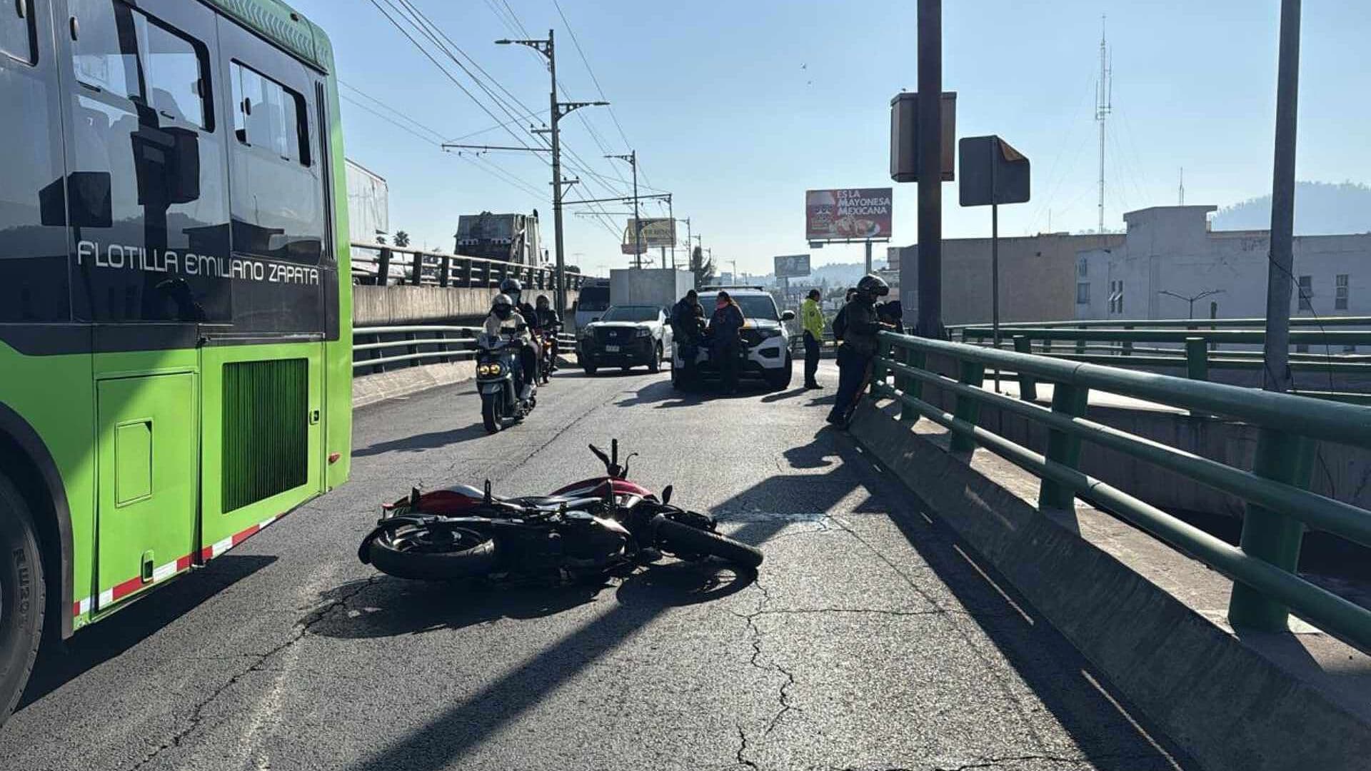 Fatal Accidente en Iztapalapa Hoy; Muere Motociclista al Caer de Puente Vehicular