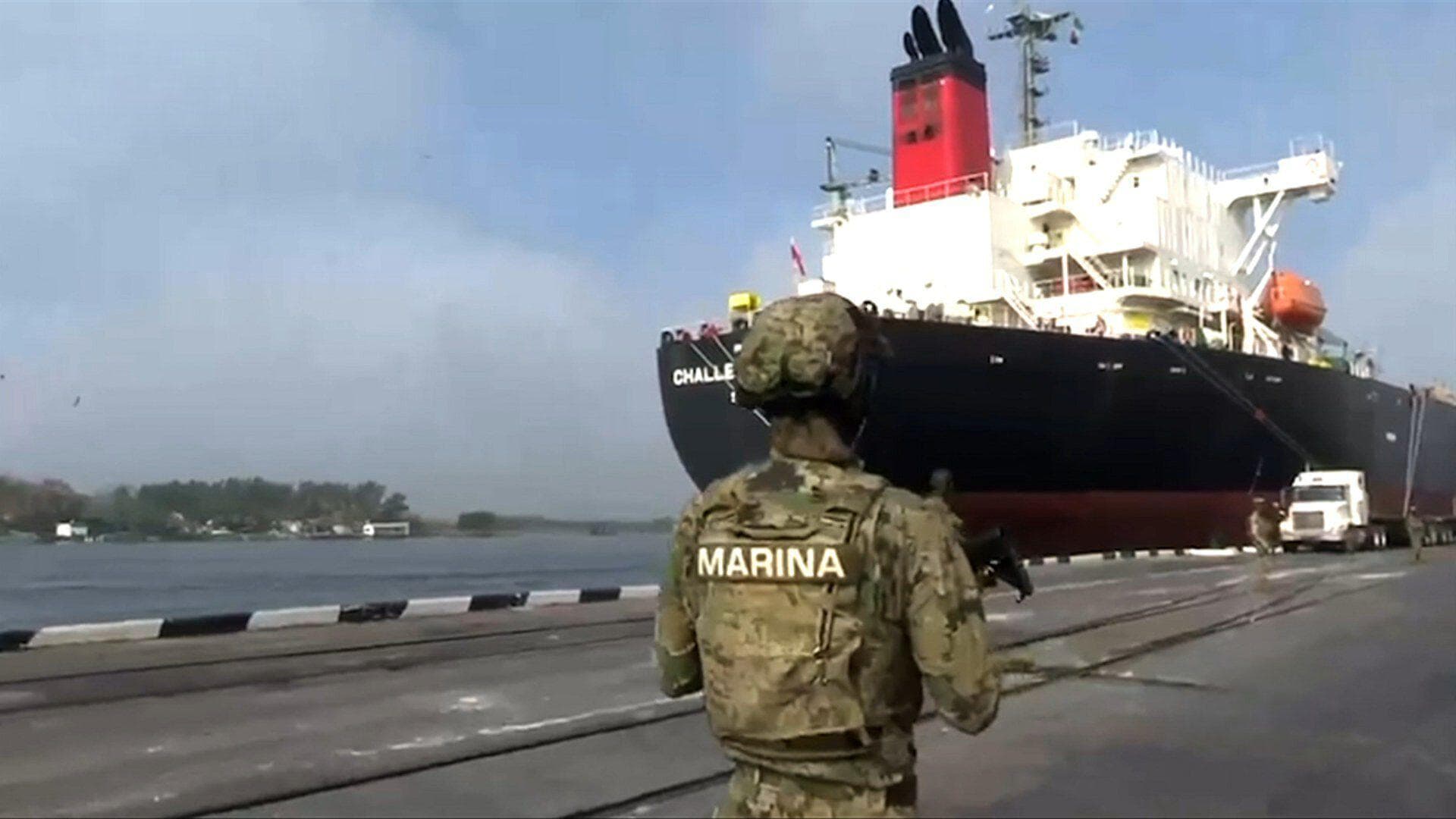 Autoridades que Investigan Tráfico de Combustible, Examinan Posible Contrabando de Armas en Buque