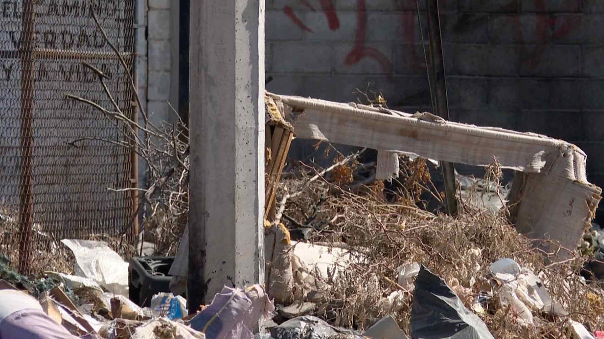 Reportan Acumulación de Basura en Vía Pública del Fraccionamiento Castelina en Hermosillo
