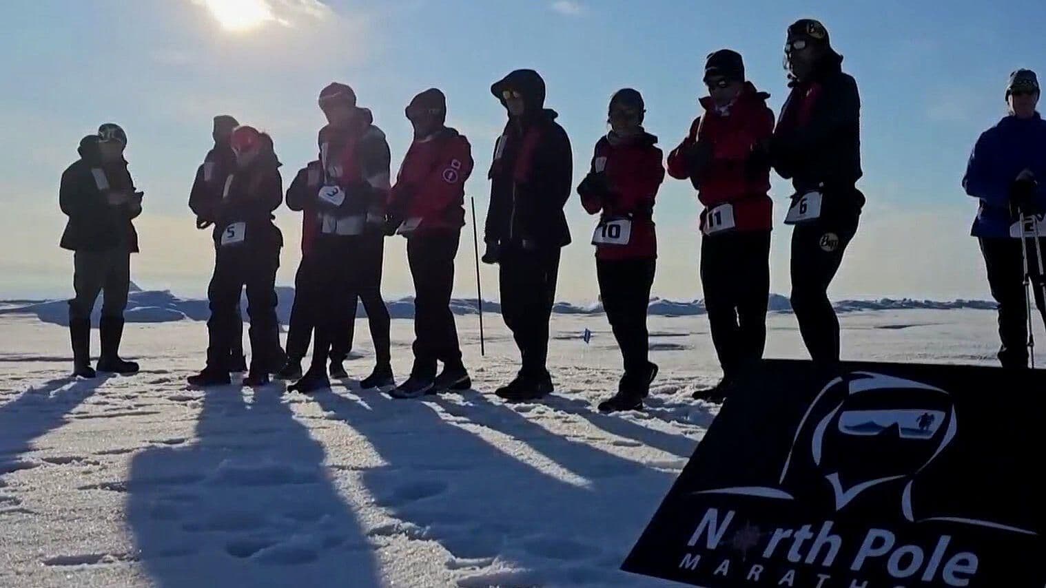 Compiten en Maratón Sobre Hielo en el Polo Norte