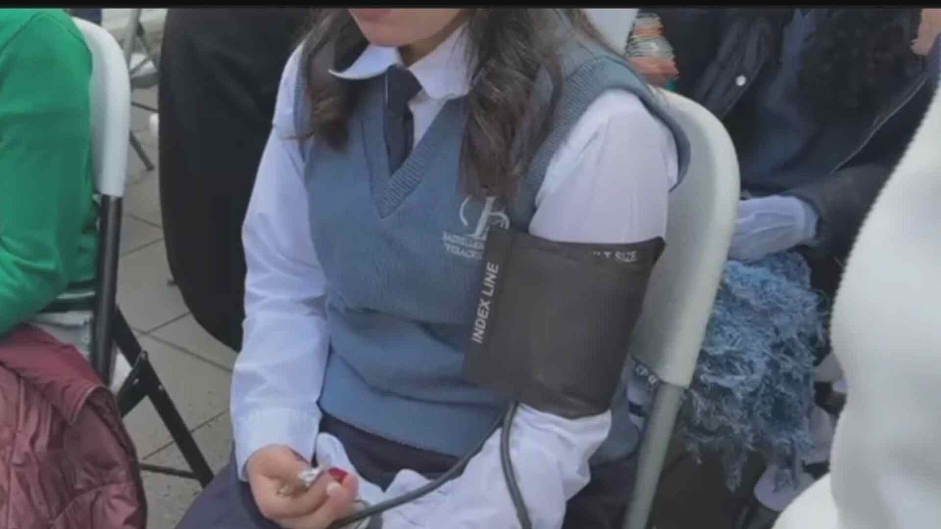 Estudiantes se Desmayan Durante Evento Encabezado por Rocío Nahle en Veracruz