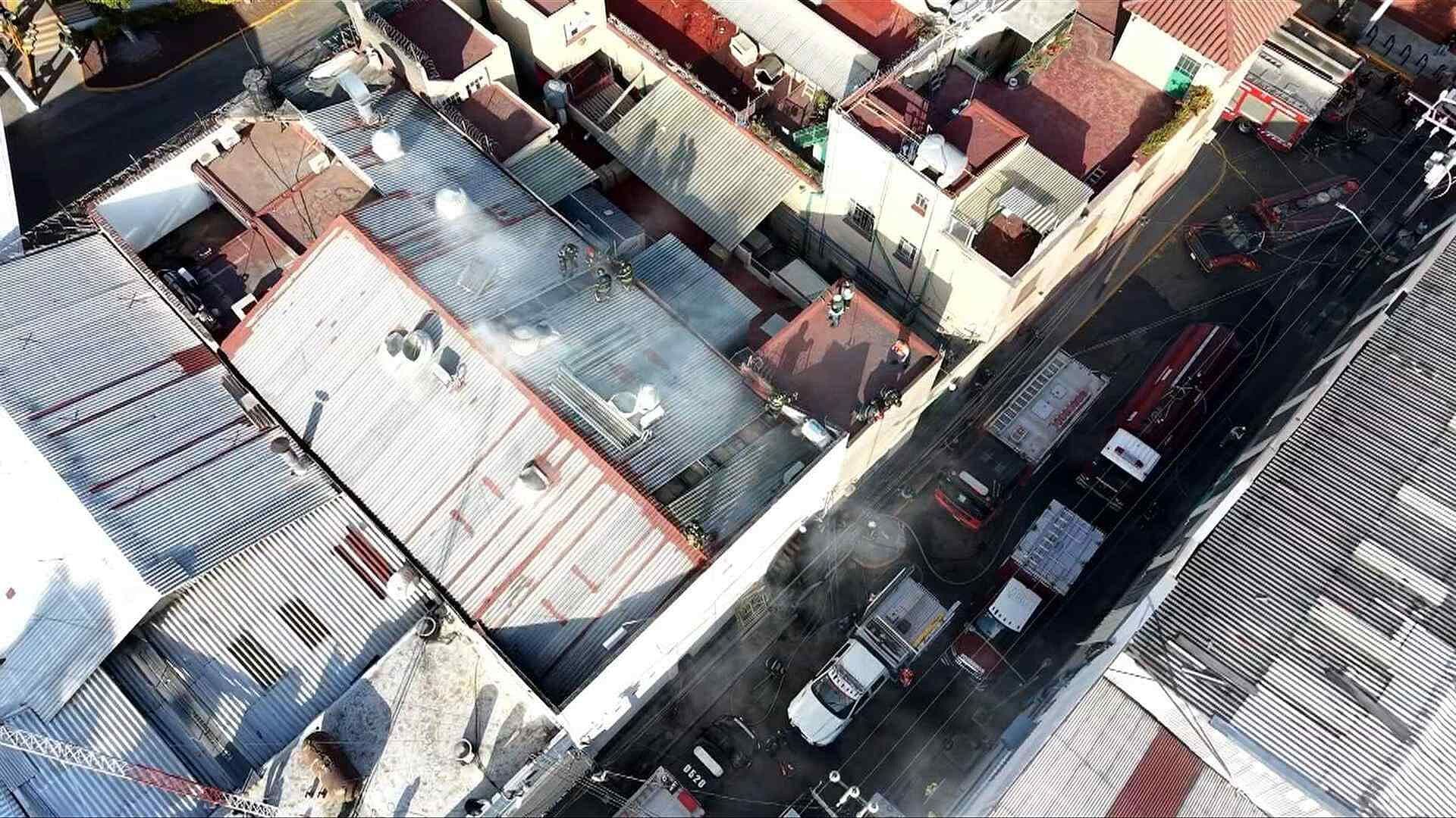 Investigan Incendio en Fábrica de Muebles en la Colonia Atlampa, Alcaldía Cuauhtémoc