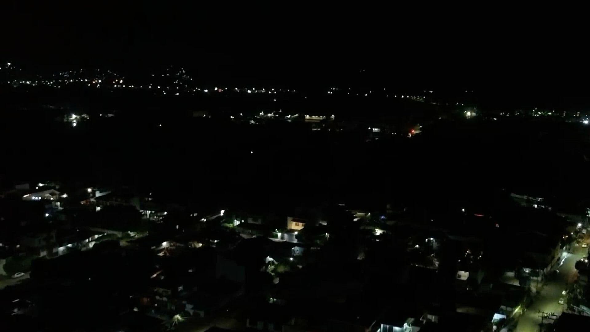 Habitantes Continúan Sin Luz en la Floresta de Poza Rica a 10 Días de las Inundaciones