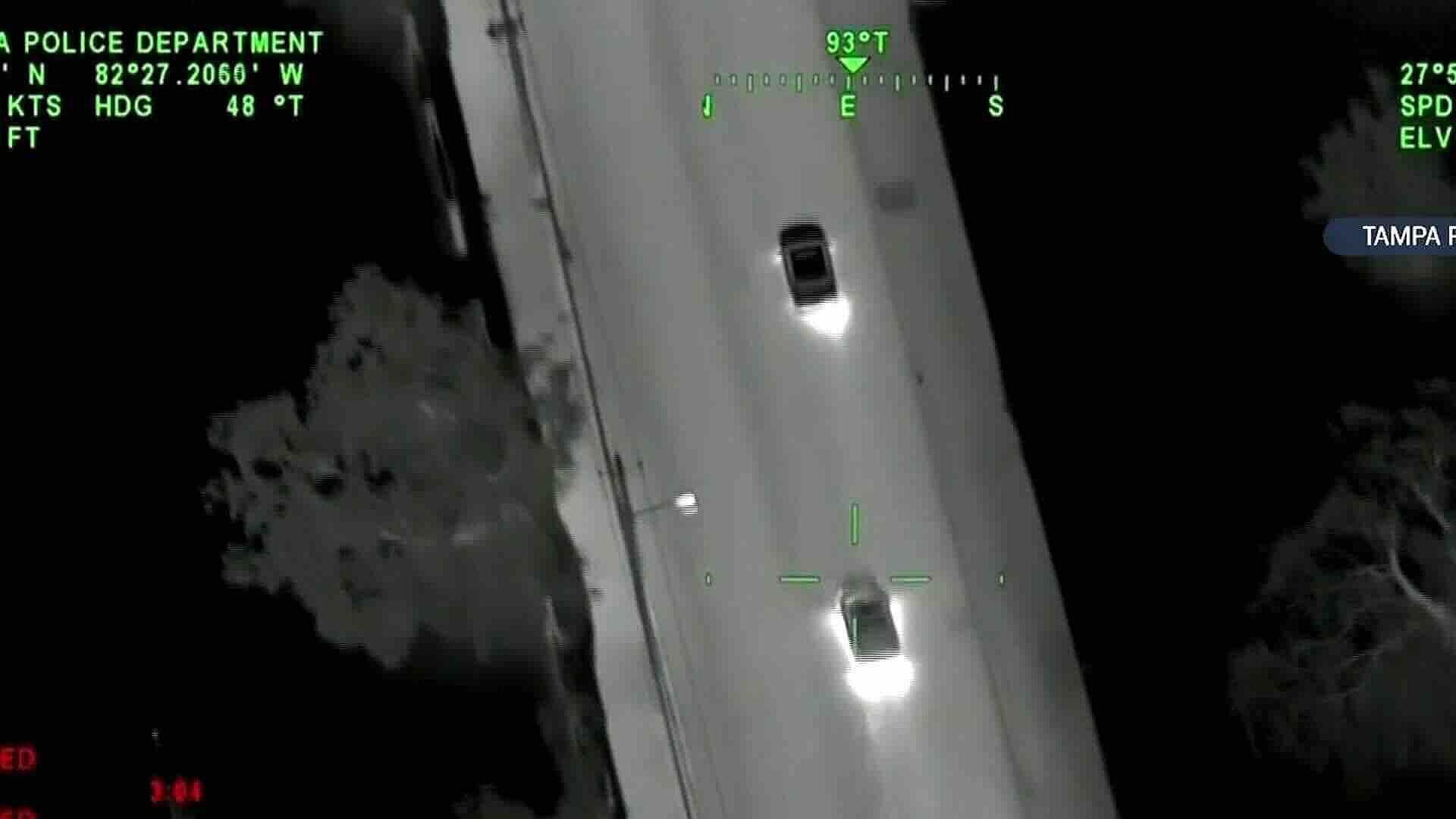 Conductor que Huía de la Policía Chocó Contra Bar y Mató a 4 Personas en Tampa, Florida