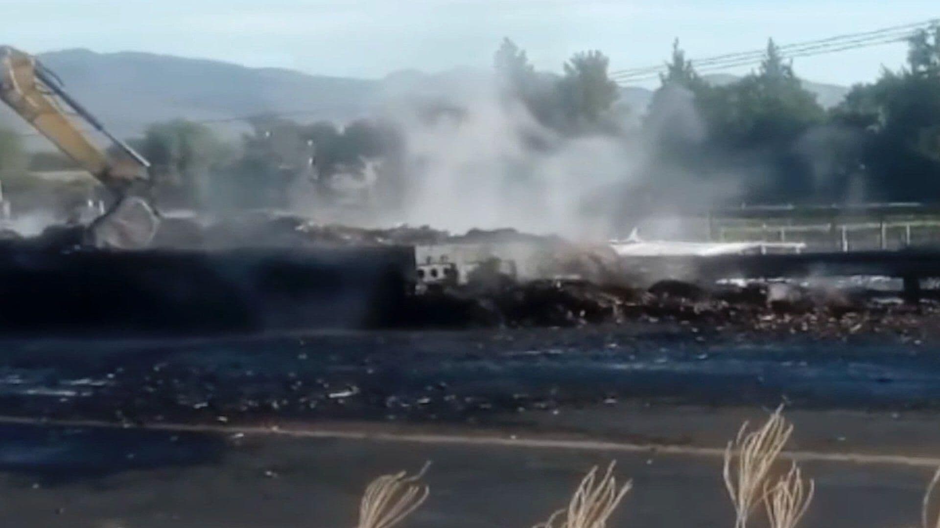 Se Incendia Camión con Pacas en la Carretera San Miguel de Allende a Celaya