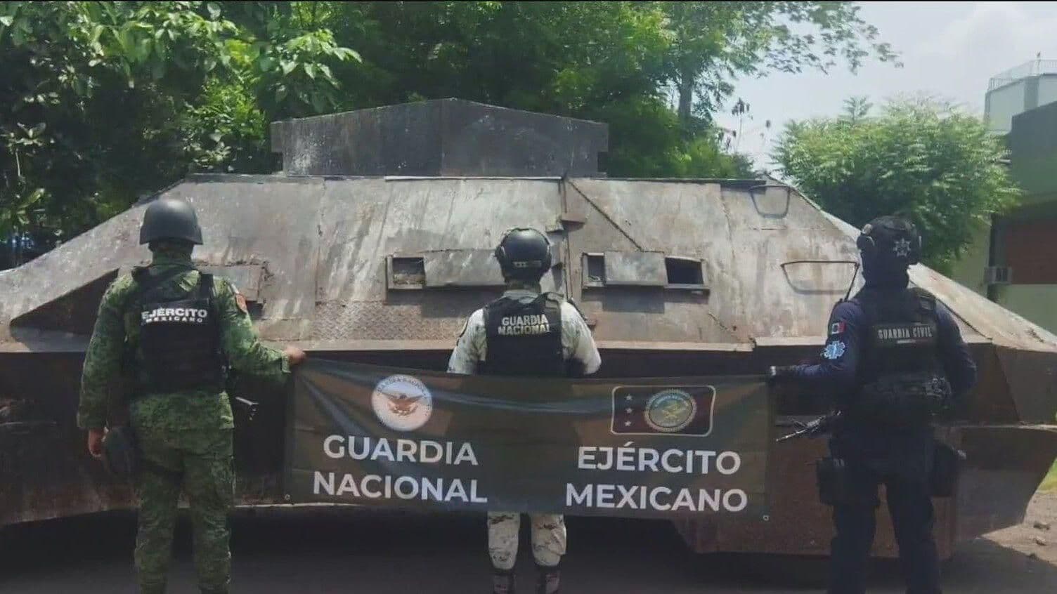 Decomisan 'Monstruo', vehículo con blindaje artesanal en La Ruana, Michoacán